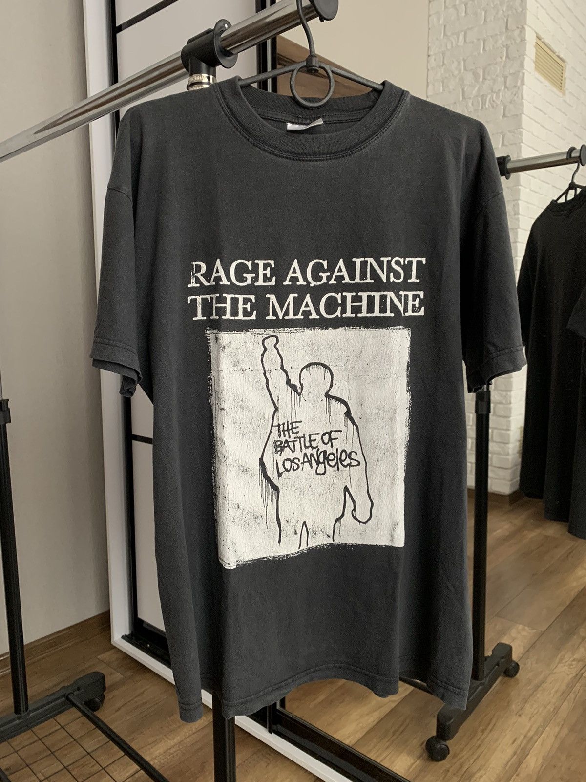 Band Tees 1999 Rage Against The Machine Battle LA Vintage T-Shirt Tee Size US L / EU 52-54 / 3 - 2 Thumbnail