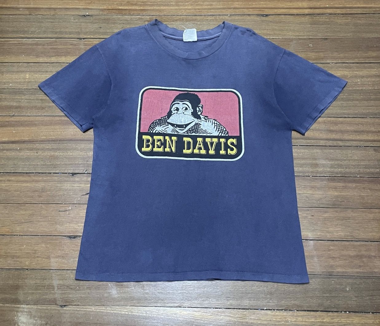 Ben Davis Rare Design Vintage Brand Ben Davis Distressed T-shirt 1990s Size US L / EU 52-54 / 3 - 1 Thumbnail