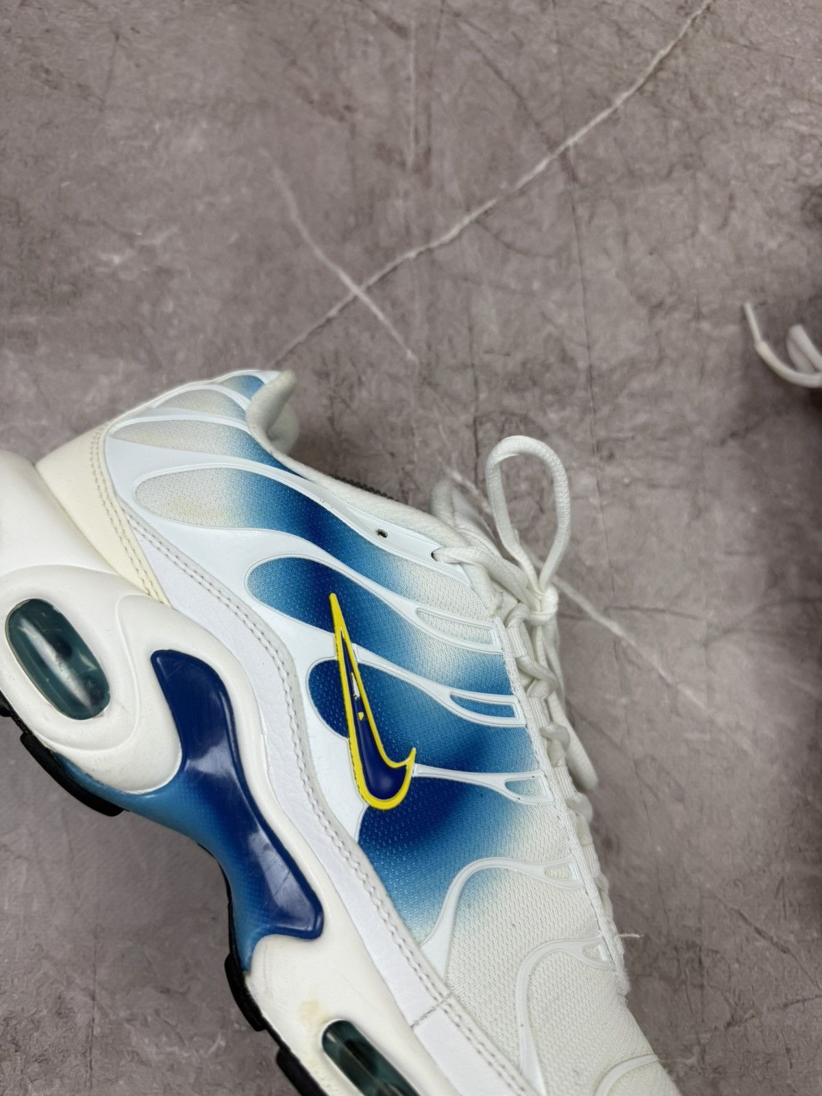 Nike Nike Air Max Plus TN "White Blue Gradient" / Yellow Swoosh Size US 11 / EU 44 - 8 Thumbnail