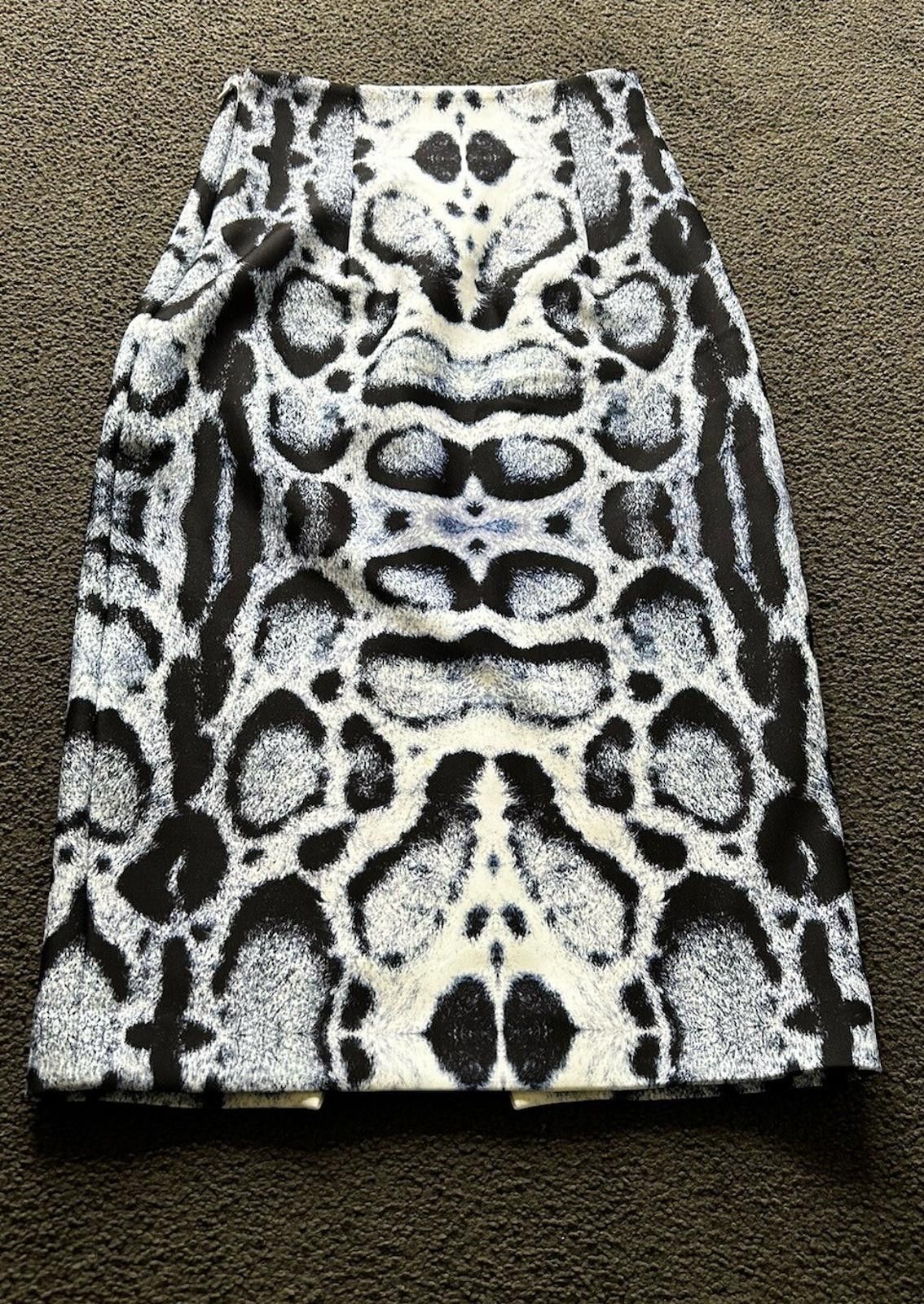 Kokaine Kookai Animal Print Pencil Skirt White Navy-Sz 34/AU 6-8(07) Size 30" / US 8 / IT 44 - 2 Thumbnail
