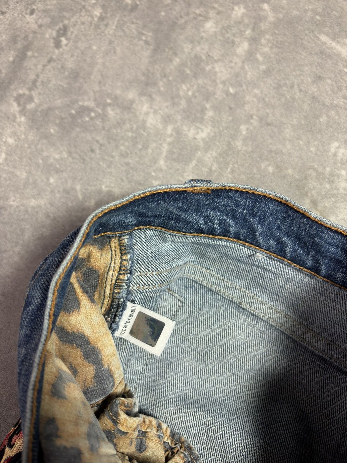 Roberto Cavalli SS03 Roberto Cavalli Tattoo Denim Jeans 30 32 Rare 00s Size US 30 / EU 46 - 11 Thumbnail