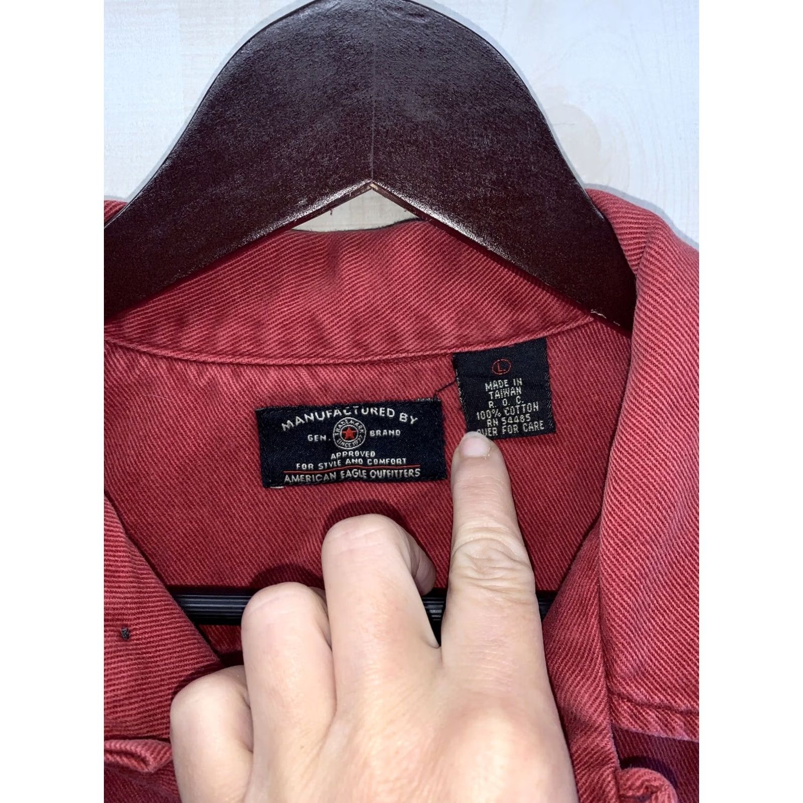 Vintage VINTAGE American Eagle Outfitters Wearhered Red Cotton Button Up Mens L 1980-90s Distressed Size US L / EU 52-54 / 3 - 2 Thumbnail