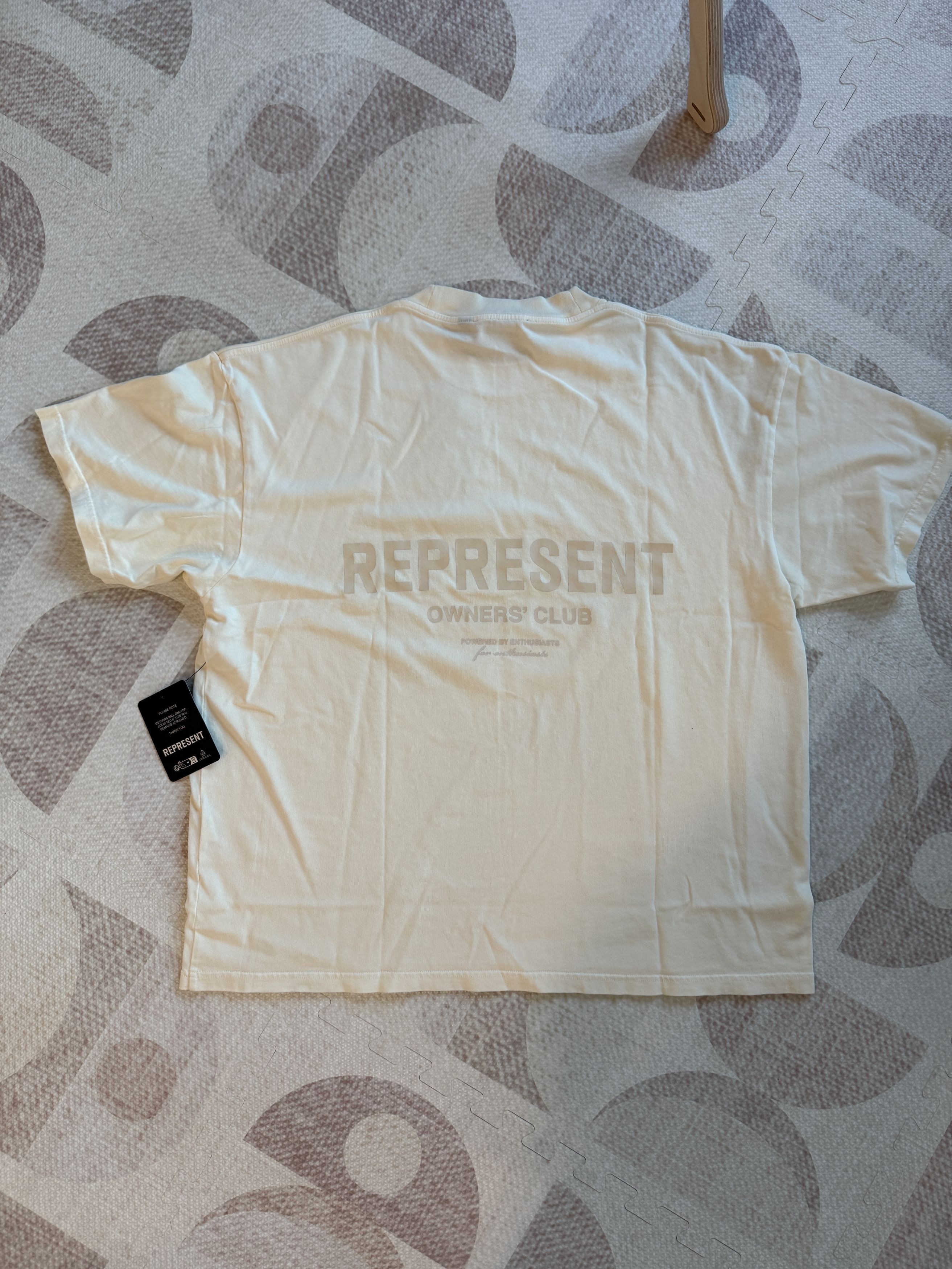 Represent Clo. New Owners Club Buttercream T Shirt Tee NWT Size US L / EU 52-54 / 3 - 1 Thumbnail