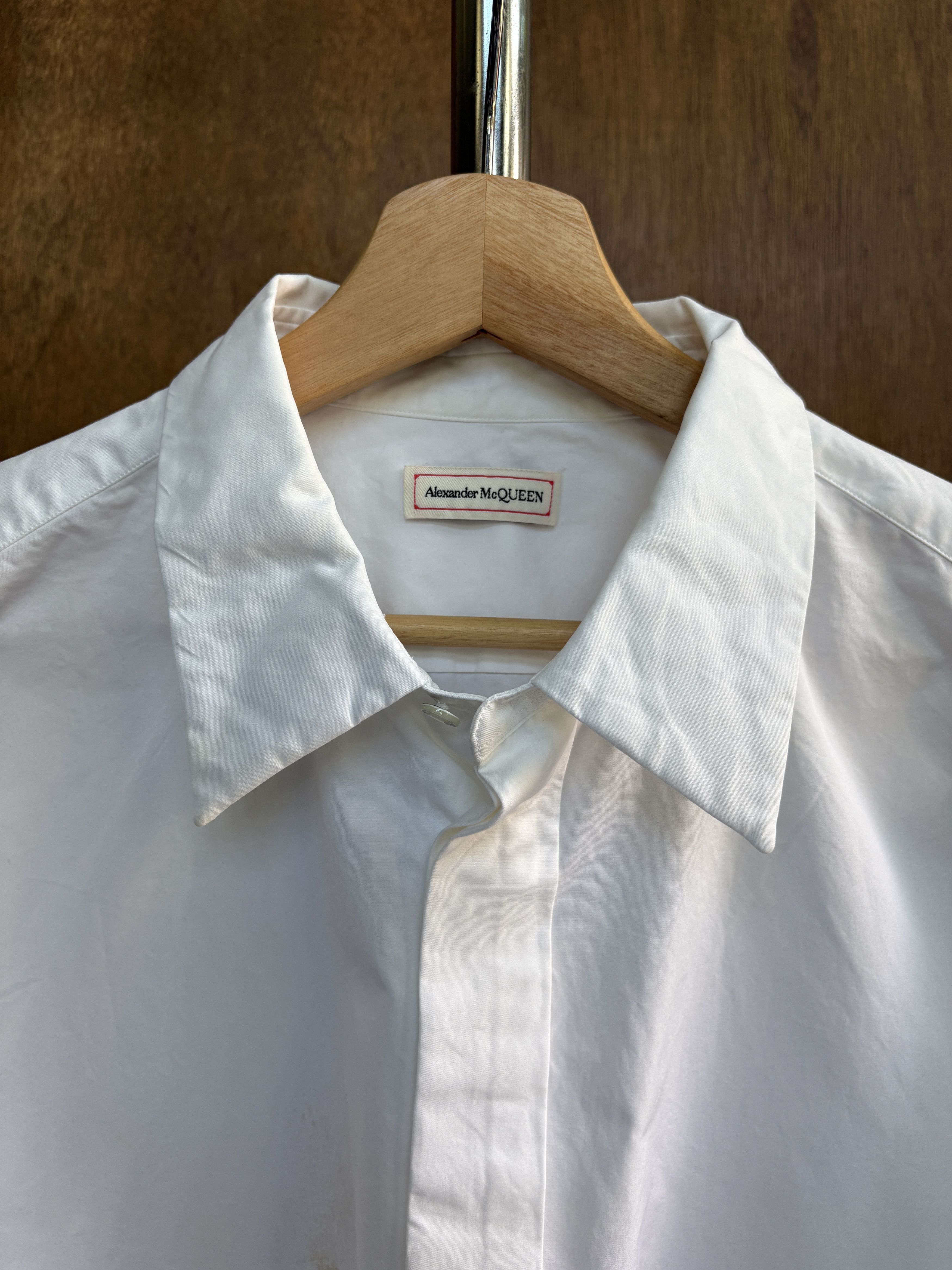 Alexander McQueen Alexander McQUEEN MainLine Classic White Shirts Size US L / EU 52-54 / 3 - 2 Thumbnail