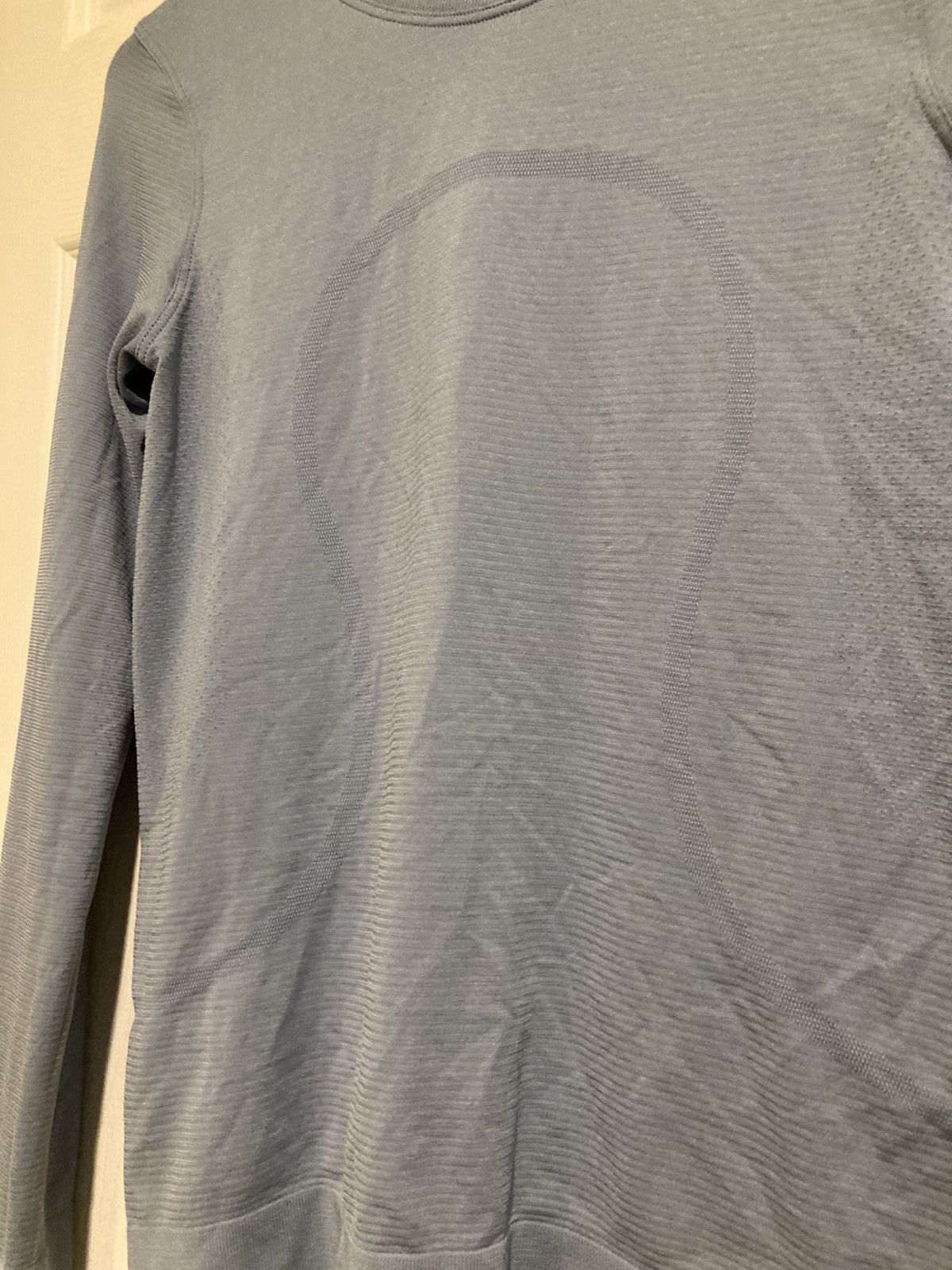 Lululemon Lululemon Women’s Blue Athletic Longsleeve Shirt Sz. 2 Size XS / US 0-2 / IT 36-38 - 3 Thumbnail
