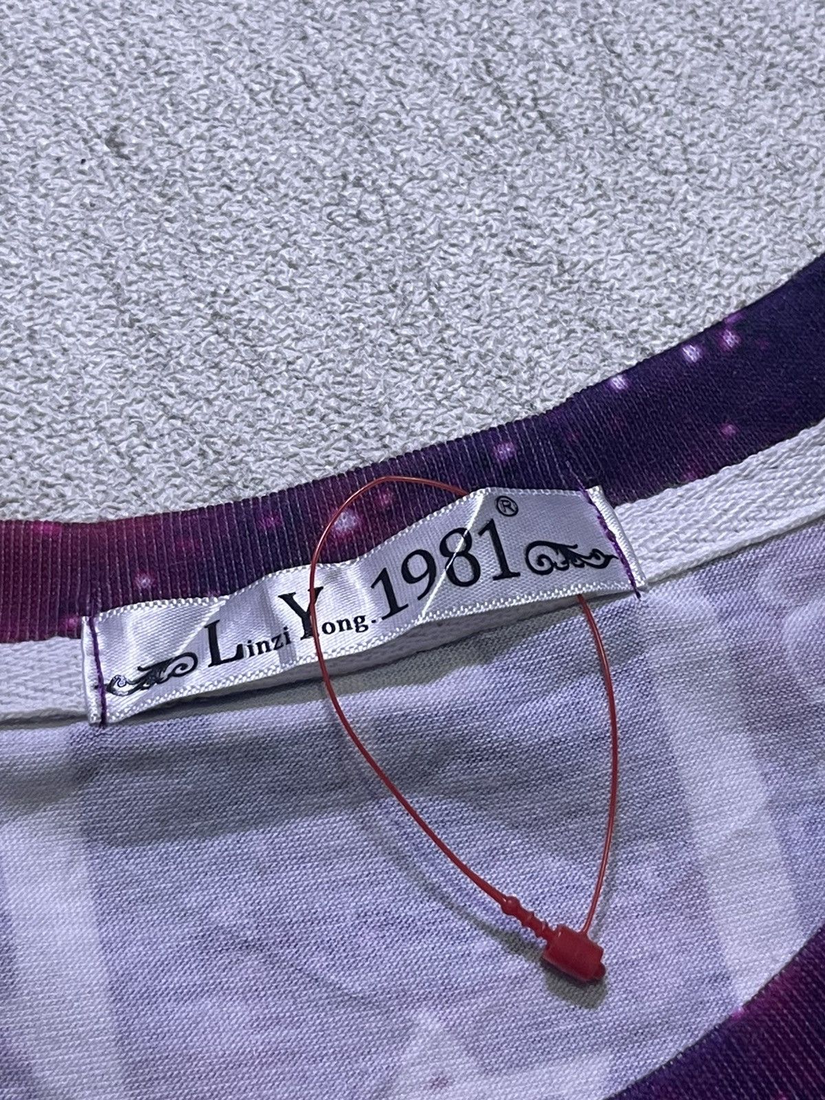 Japanese Brand Y2K LINZI YONG short sleeve tshirt multi color motif Size US M / EU 48-50 / 2 - 5 Thumbnail