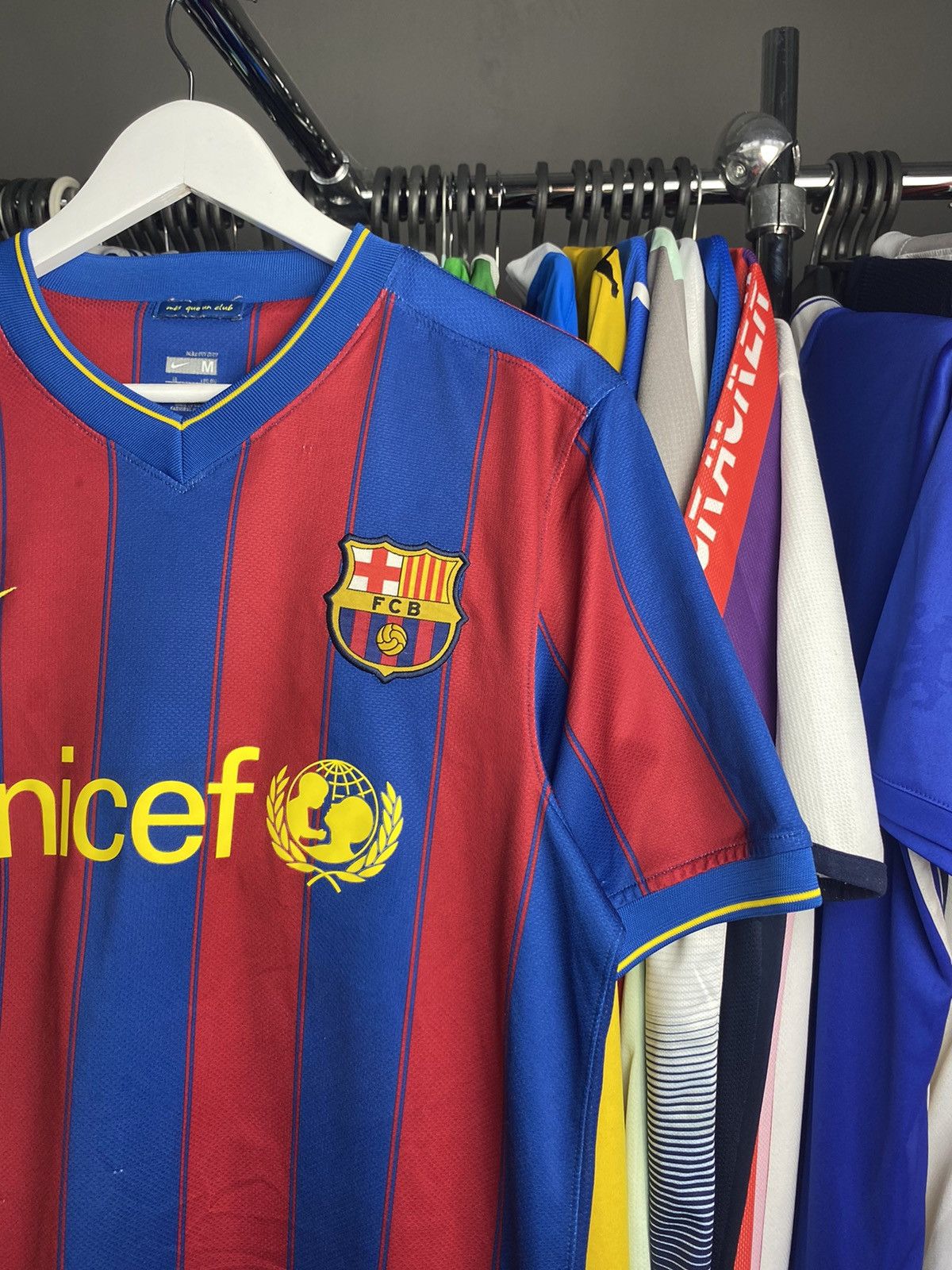 Nike 2009/10 NIKE BARCELONA 10 MESSI SOCCER FOOTBALL JERSEY SHIRT Size US M / EU 48-50 / 2 - 4 Thumbnail