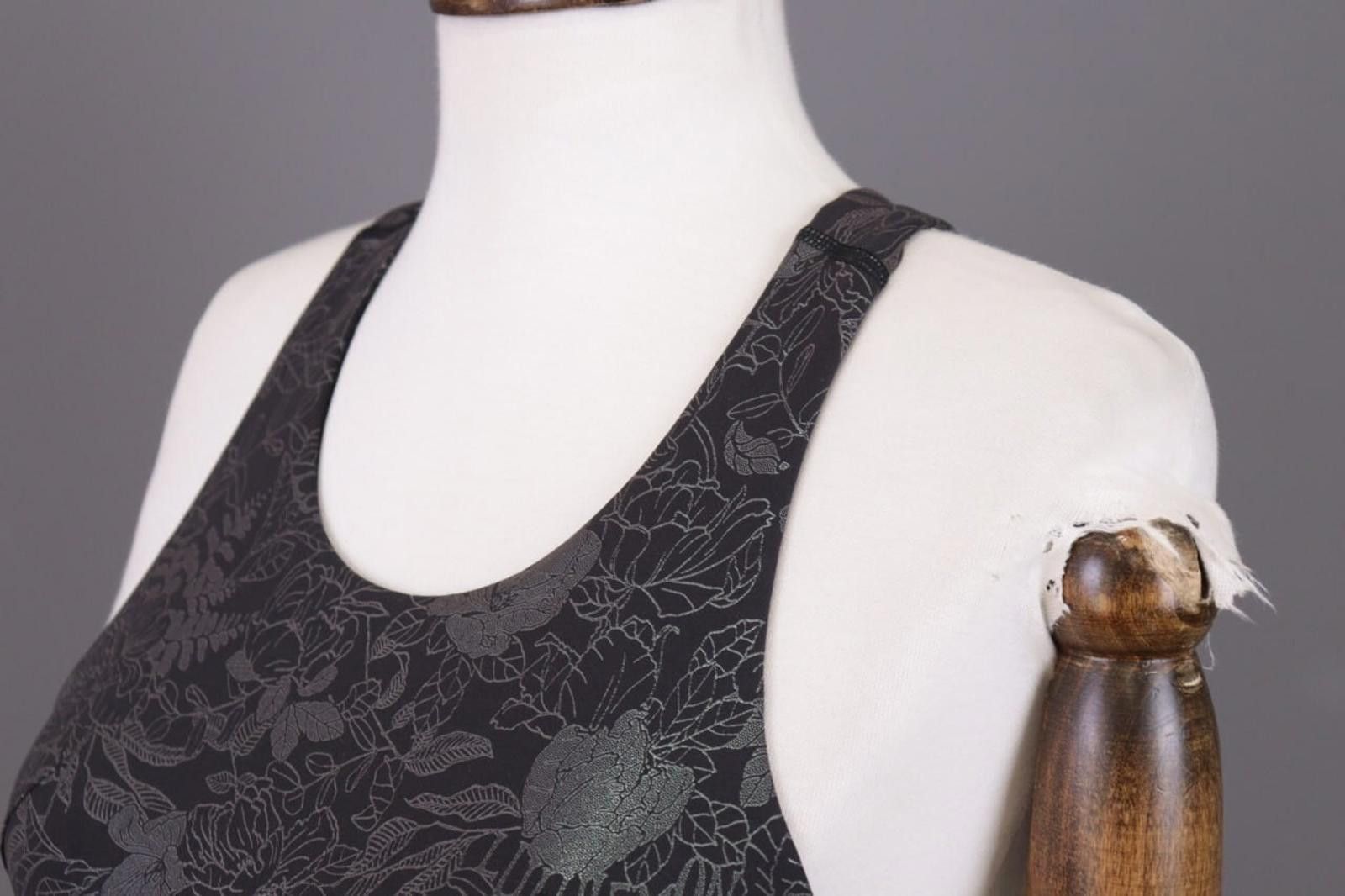 Lululemon Lululemon Athletica Gray Floral Top Sleeveless Shirt Size 6 Size M / US 6-8 / IT 42-44 - 9 Thumbnail