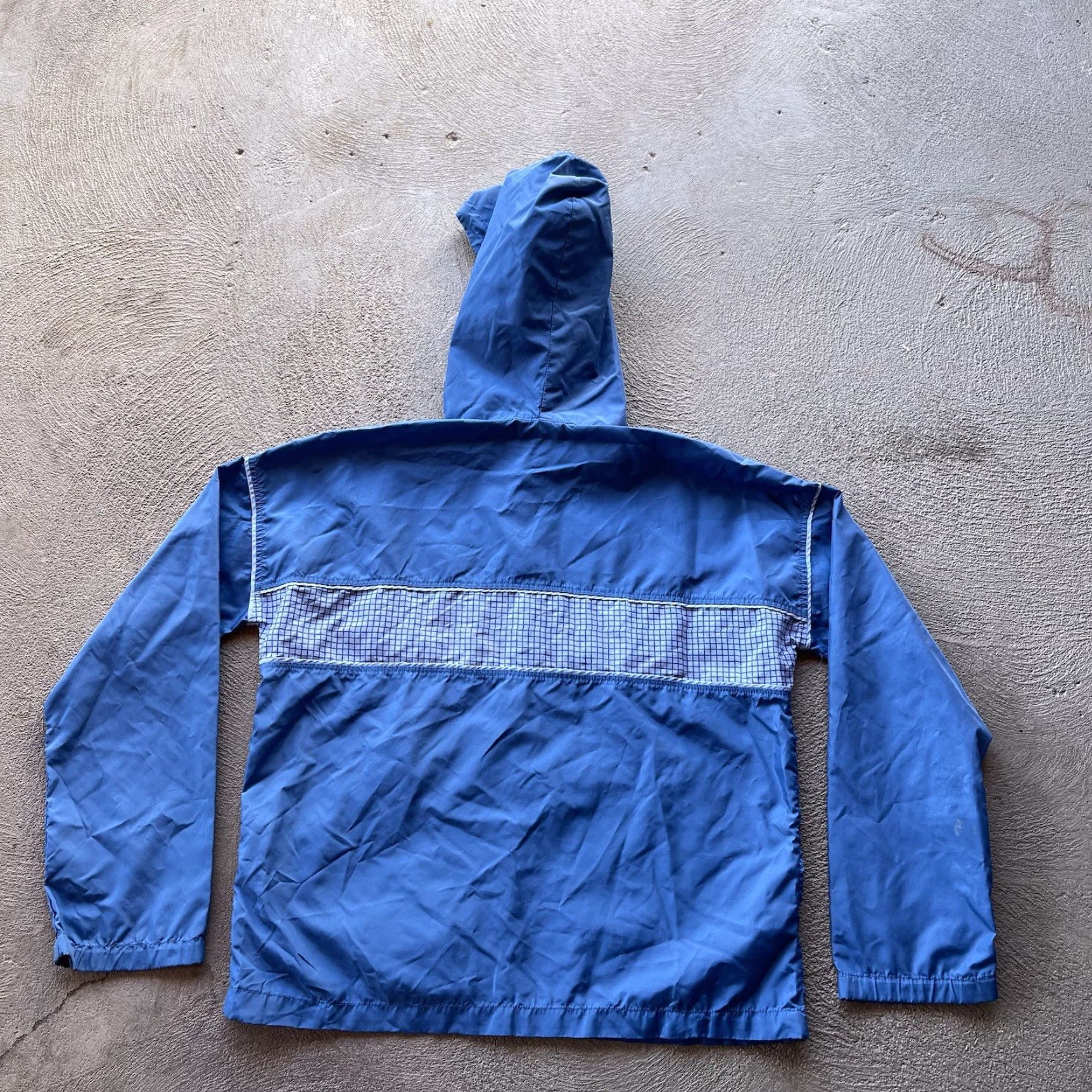 Nike VINTAGE Nike Jacket Mens Large Blue Windbreaker Lightweight Anorak 80s USA Logo Embroidered Mens Size US L / EU 52-54 / 3 - 7 Thumbnail