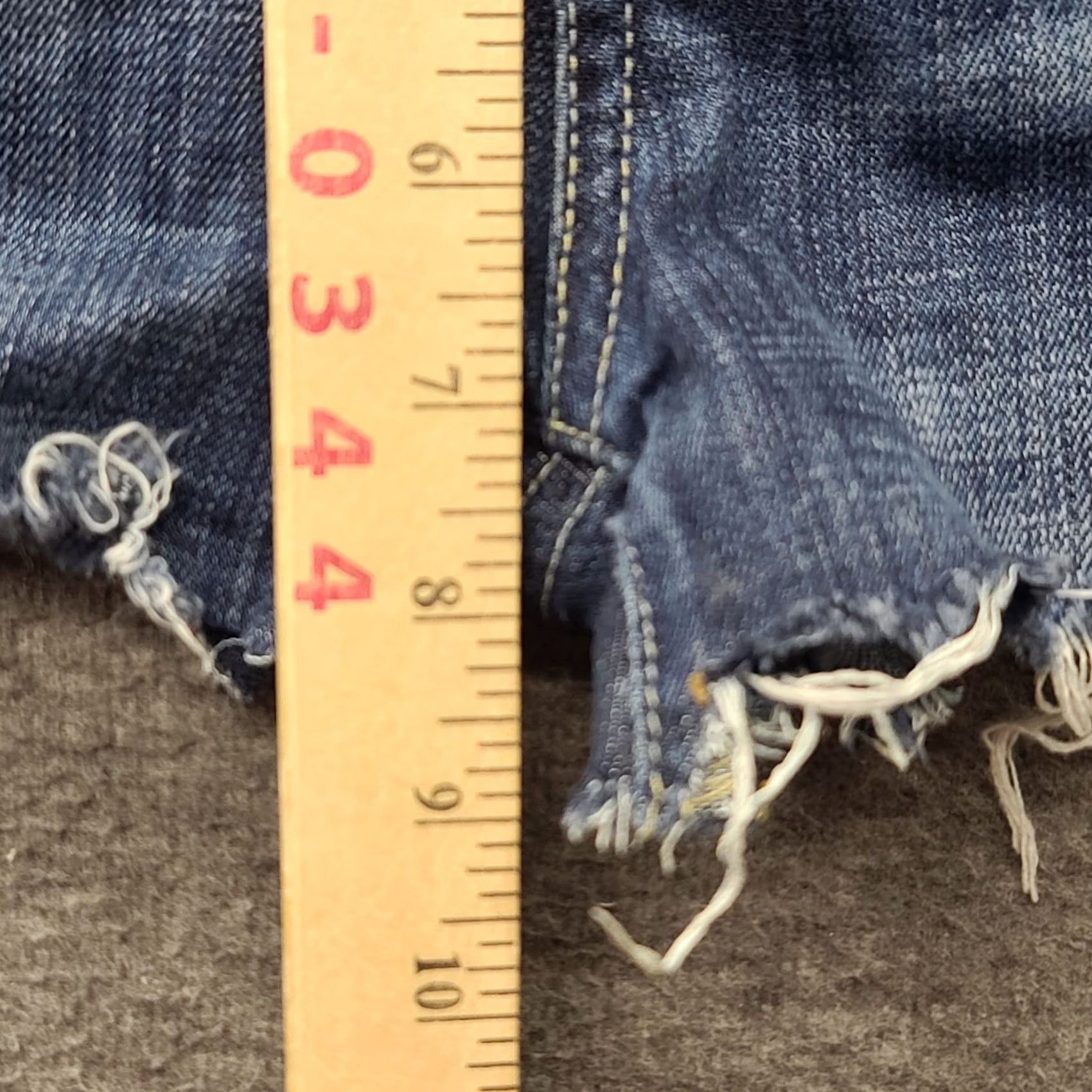 7 For All Mankind VINTAGE 7 For All Mankind Cut Off Shorts Womens 25 Dojo Distressed Stretch Booty Daisy Denim Blue Pocket 5-Pocket Logo Embroidered Size 42" / US 20 - 5 Thumbnail
