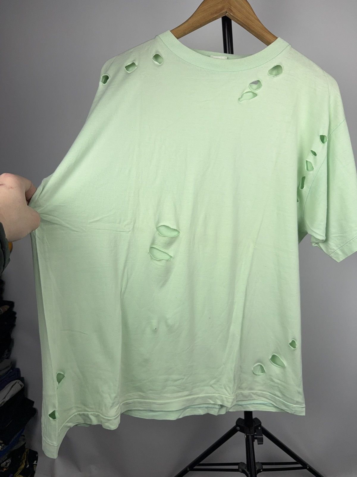 Japanese Brand Vintage Retro 90s Blank Basic Japanese Distressed Grunge Tee Size US L / EU 52-54 / 3 - 7 Thumbnail