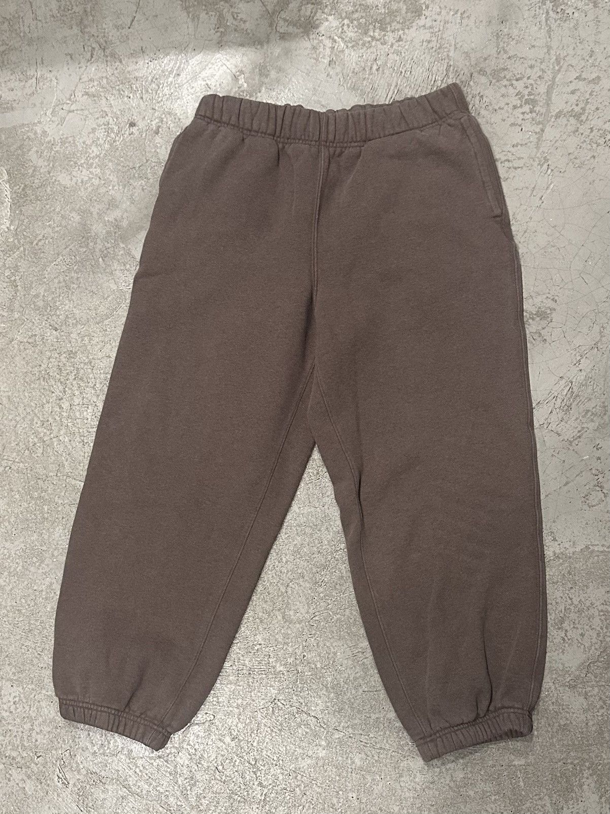 Uniqlo Uniqlo Wide Fit Sweatpants Size US 32 / EU 48 - 1 Thumbnail