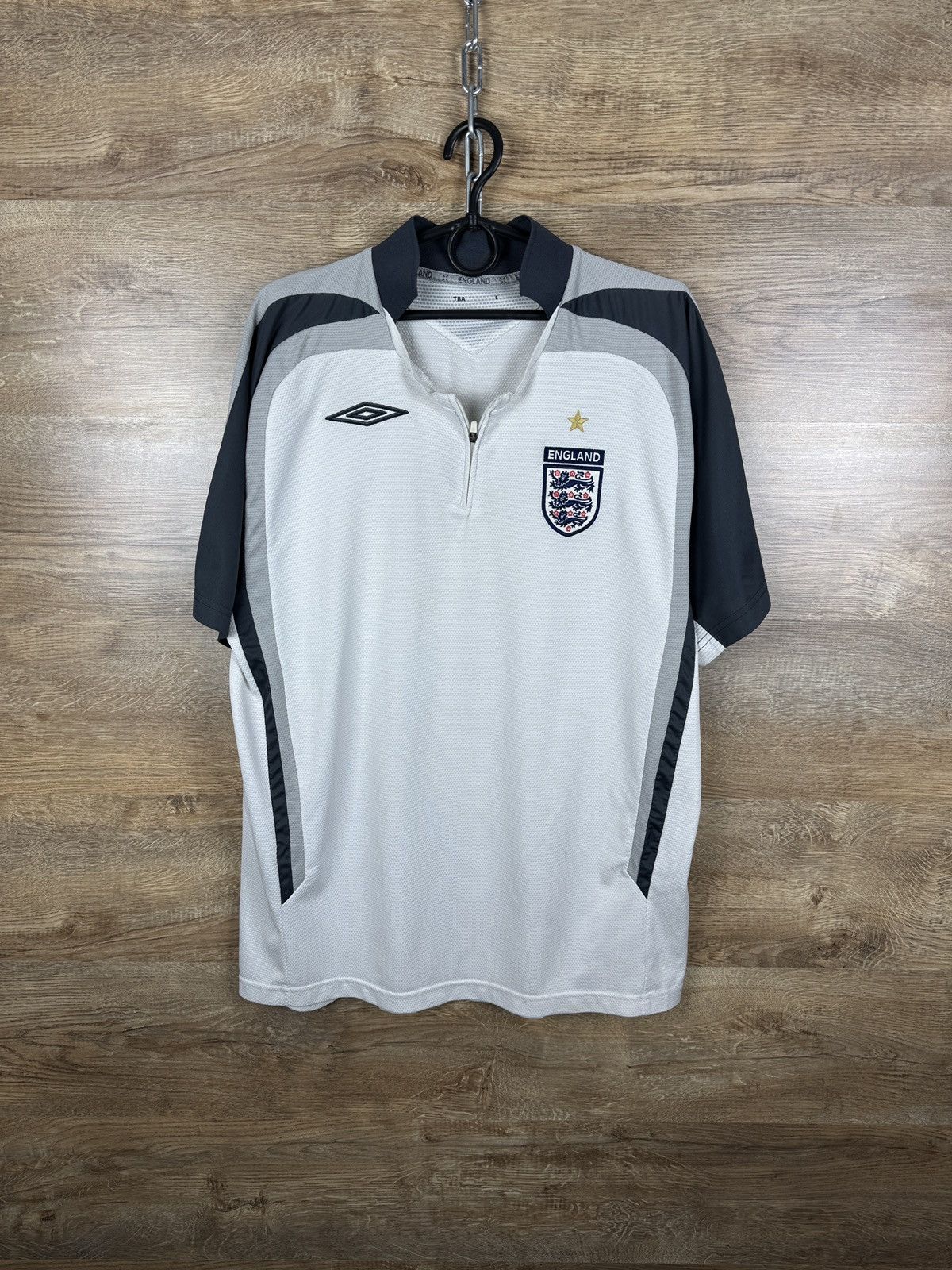 Umbro Vntg Umbro England national team home T-shirt soccer jersey Size US L / EU 52-54 / 3 - 1 Thumbnail