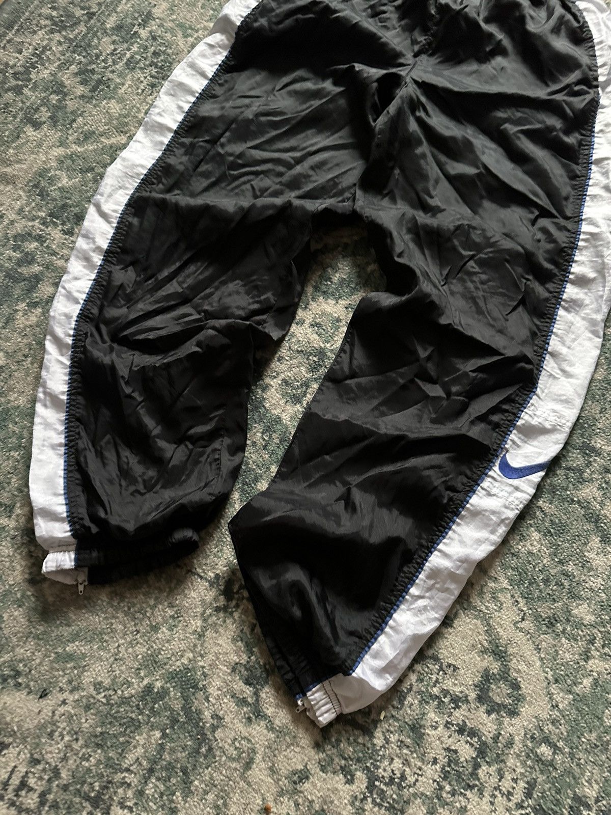Nike VINTAGE NIKE BIG SWOOSH NYLON SKEPTA STYLE TRACK PANTS L Size US 34 / EU 50 - 3 Thumbnail