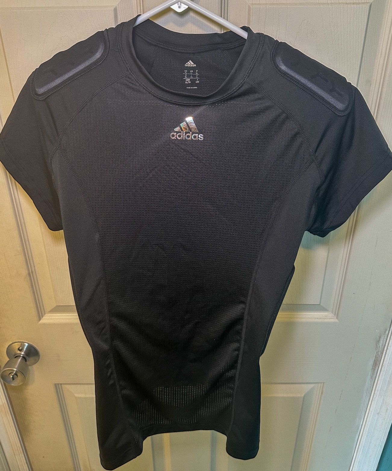 Adidas Adidas Shirt Mens XL Black AEROREADY Padded Compression Top Size US XL / EU 56 / 4 - 1 Thumbnail