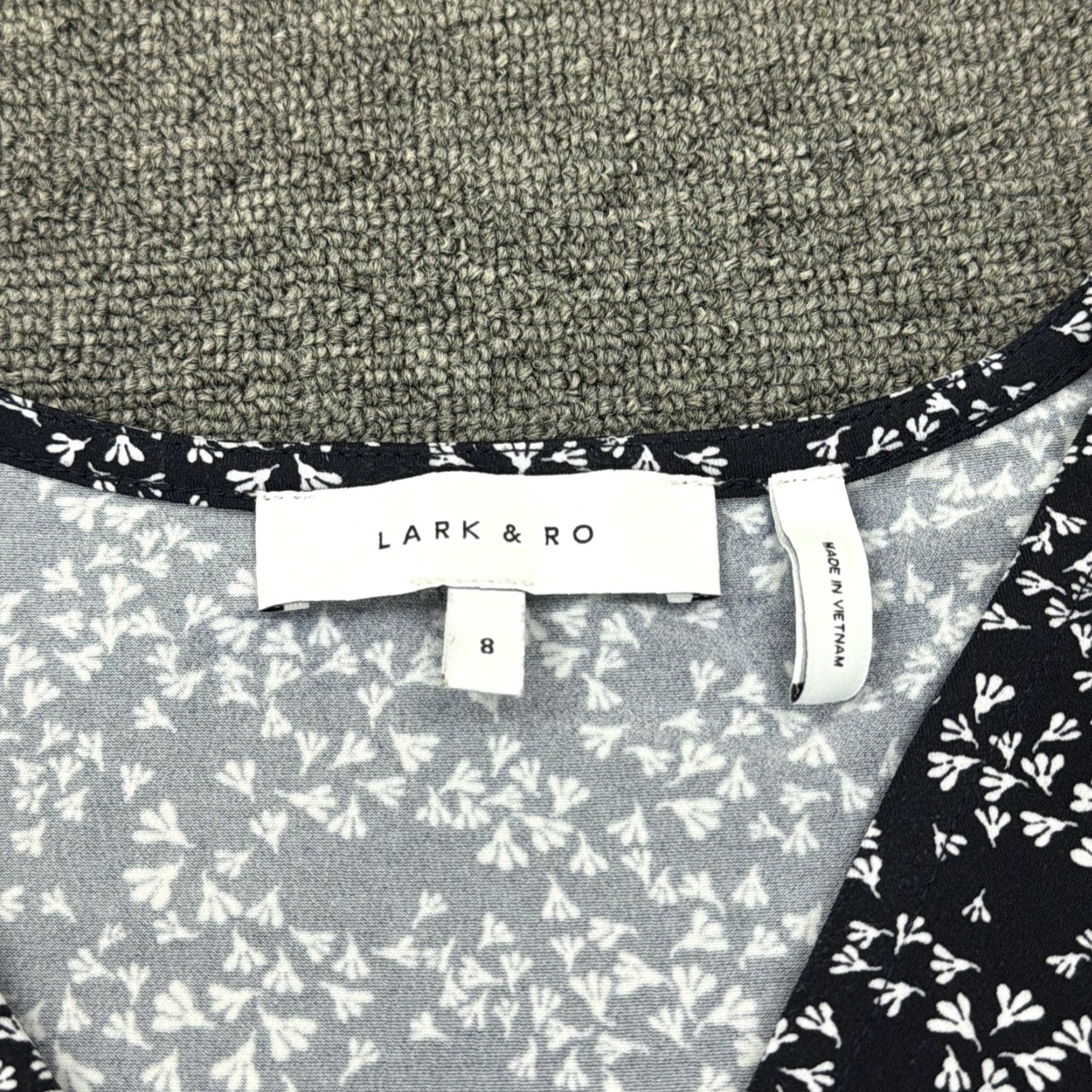 Vintage Lark & Ro Dress Womens 8 Black Floral Sleeveless V-Neck Fit & Flare Knee Length Womens Size M / US 6-8 / IT 42-44 - 5 Thumbnail