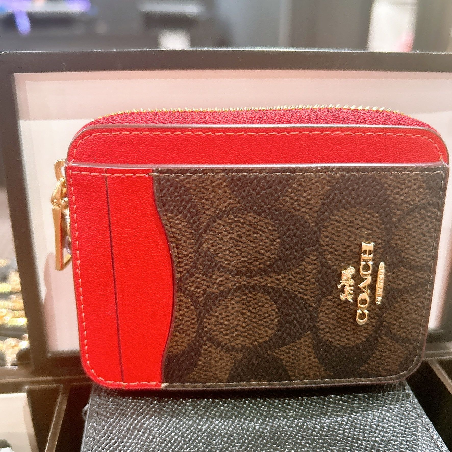 Coach Coach Zip Card Case CW883 Size ONE SIZE - 1 Thumbnail
