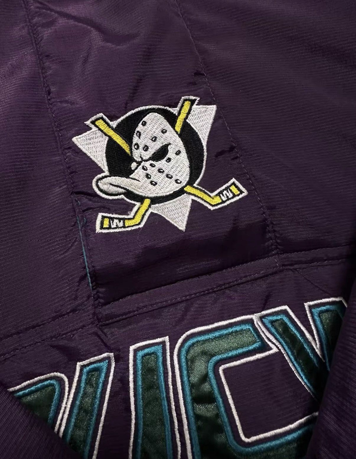 Starter Starter Anaheim Ducks Vintage Puffer Jacket J37 Size US L / EU 52-54 / 3 - 3 Thumbnail