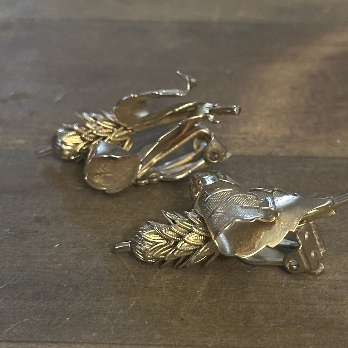 Vintage Vintage pinecone clip on earrings Size ONE SIZE - 3 Thumbnail