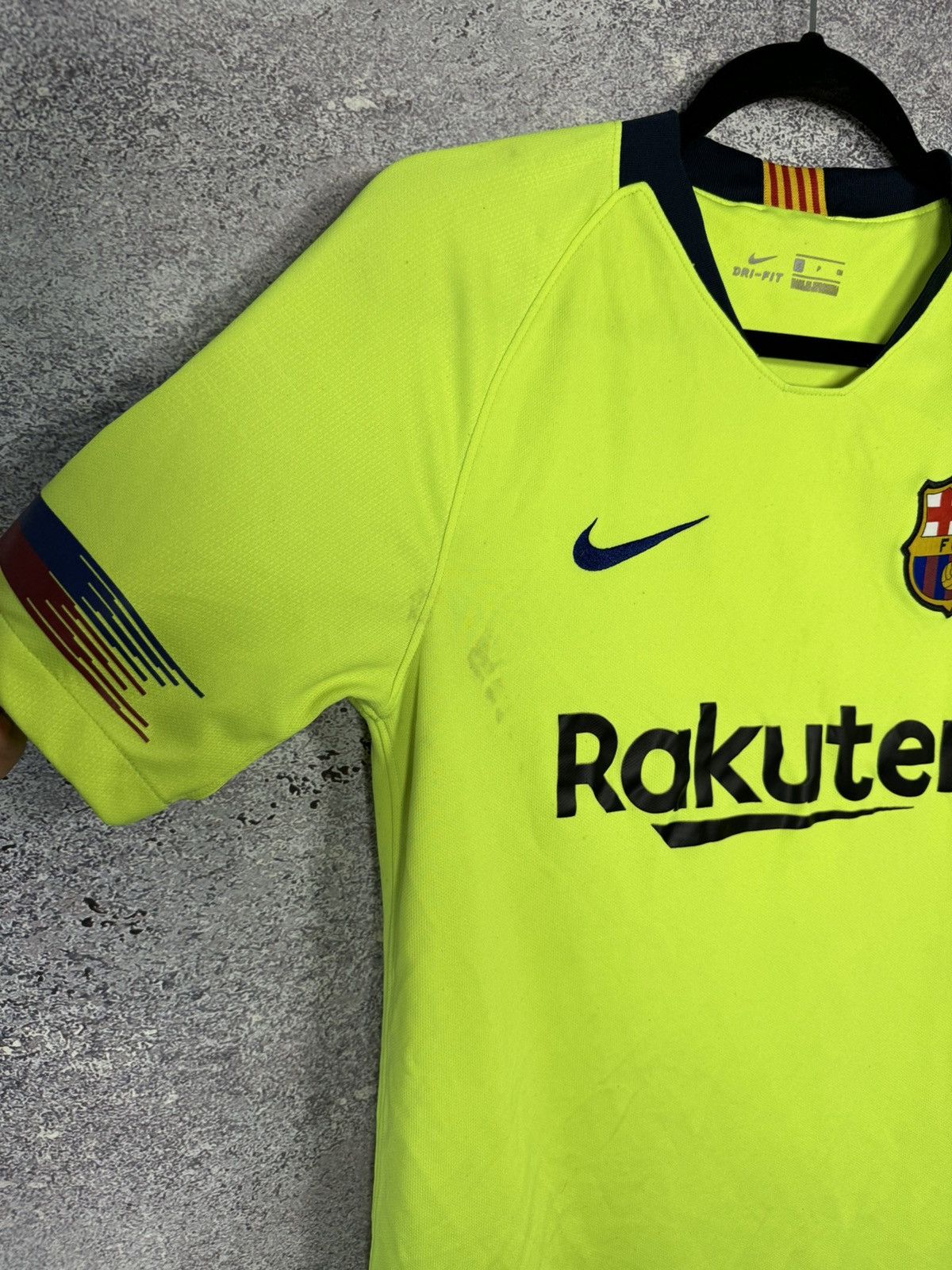Nike Vintage FC Barcelona 2018/19 Away Nike Soccer Jersey Size US S / EU 44-46 / 1 - 9 Thumbnail