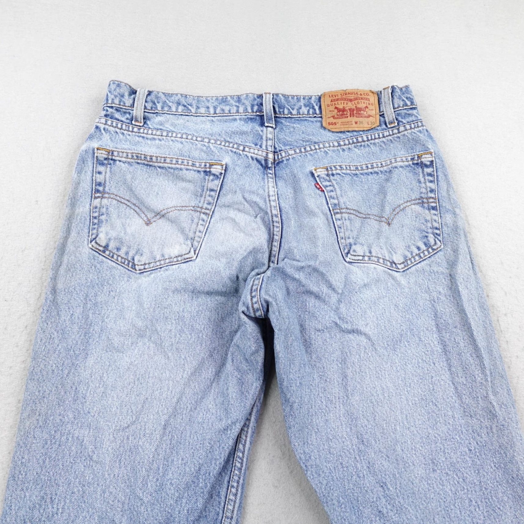Levi's VINTAGE Levi's Jeans Mens 36x30 Blue Denim 505 Regular Straight Leg 90s USA Size US 36 / EU 52 - 5 Thumbnail