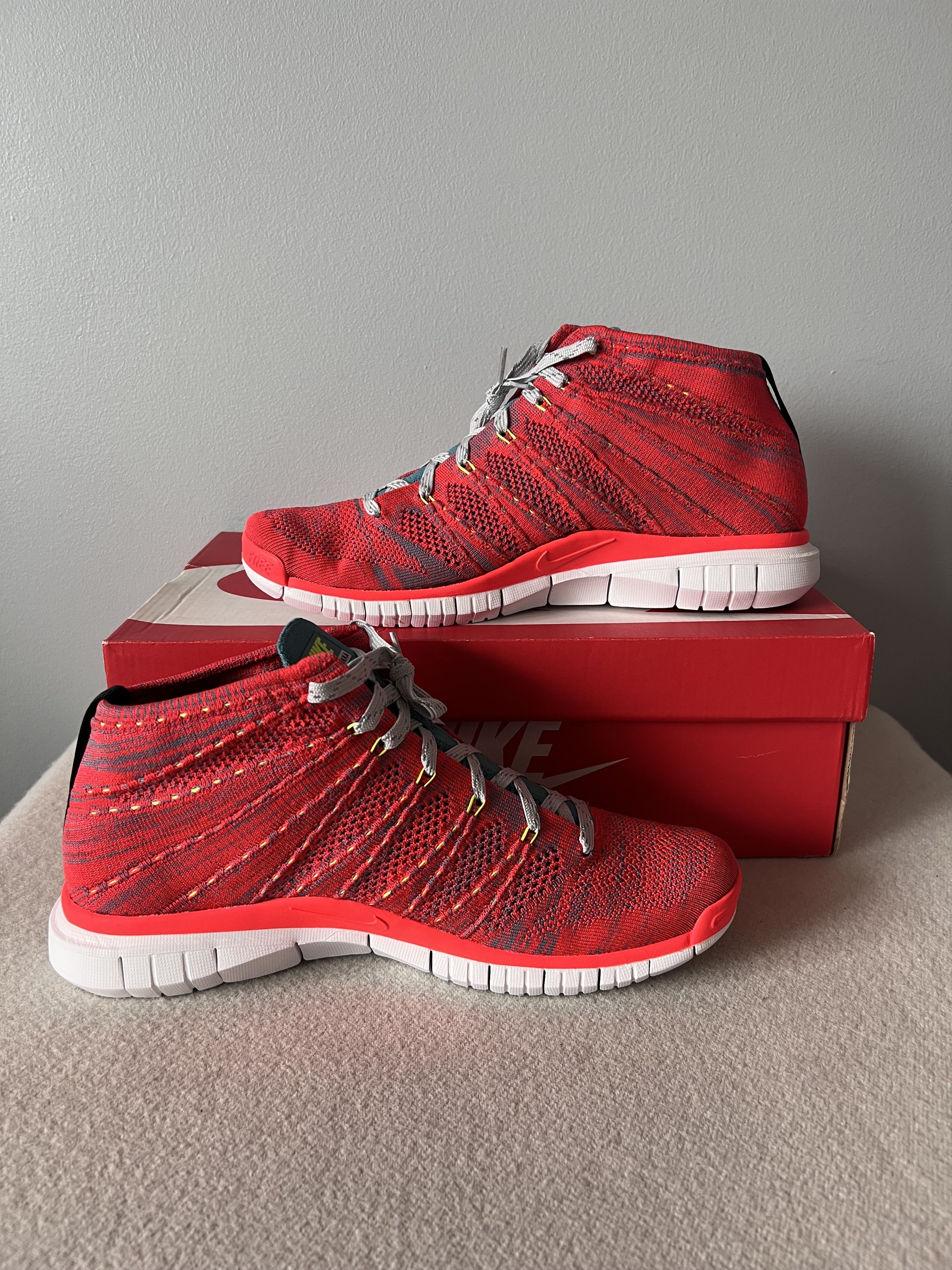 Nike Nike Free Flyknit Chukka in Bright Crimson Red Size US 10 / EU 43 - 3 Thumbnail