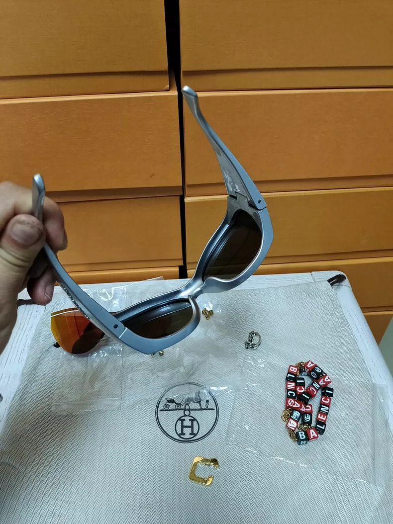 Balenciaga Balenciaga Sunglasses Brand New Authentic Fashion-2506 Size ONE SIZE - 9 Thumbnail