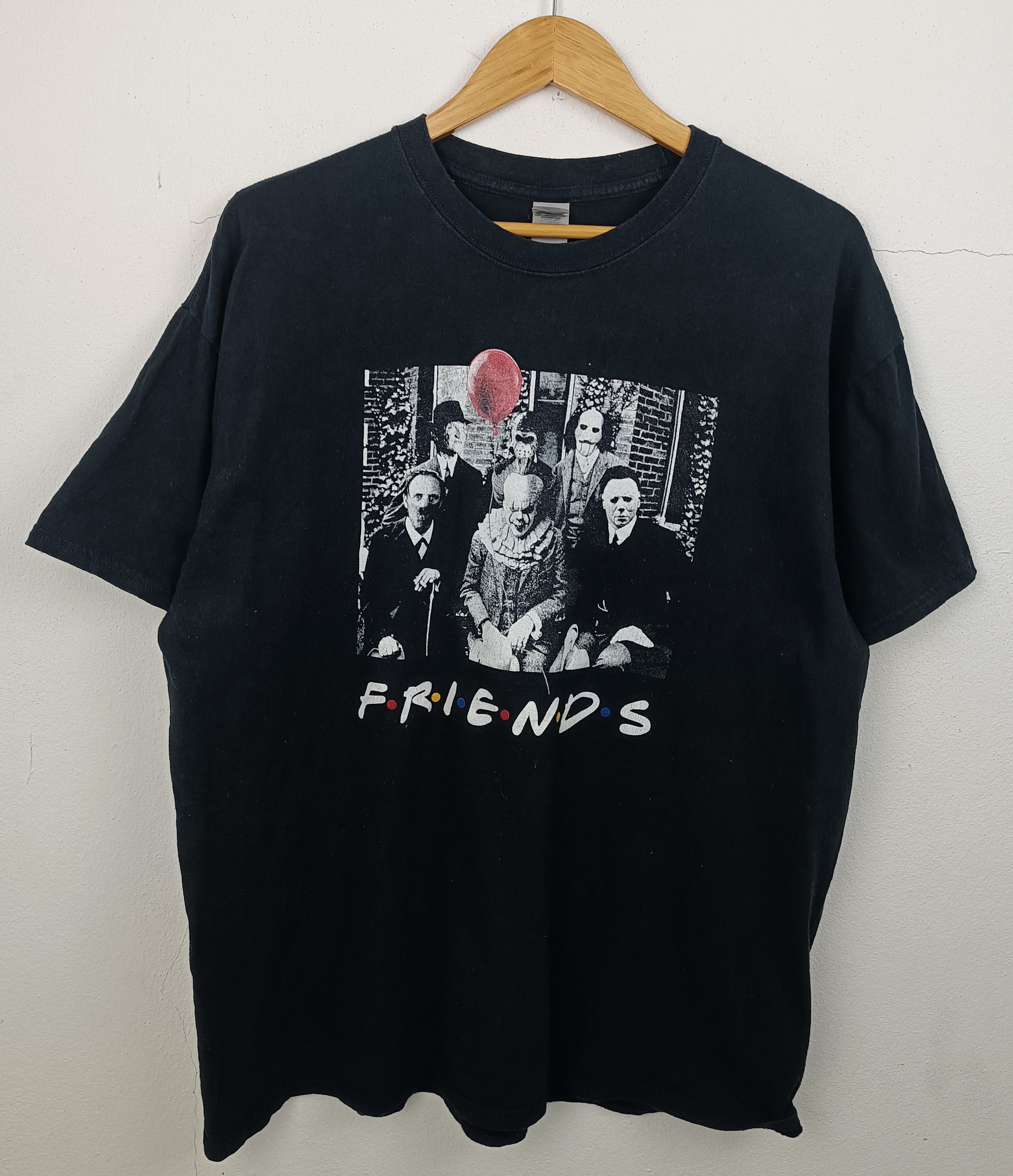 Vintage VINTAGE FRIENDS SITCOM PARODY HORROR IT KRUEGER JASON MYERS Size US XL / EU 56 / 4 - 3 Thumbnail