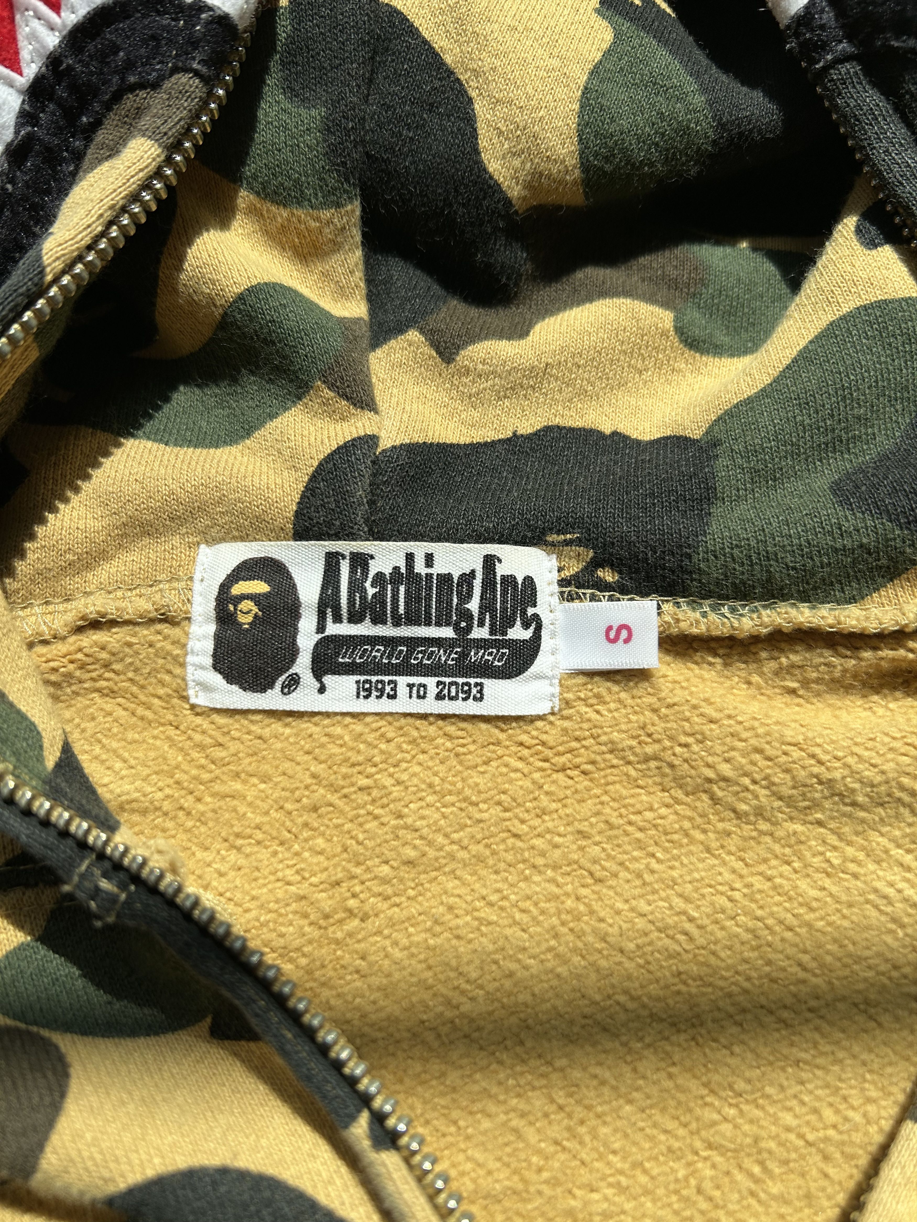 Bape Bape 1st Camo Shark Full Zip Hoodie [Size S] Size US S / EU 44-46 / 1 - 7 Thumbnail