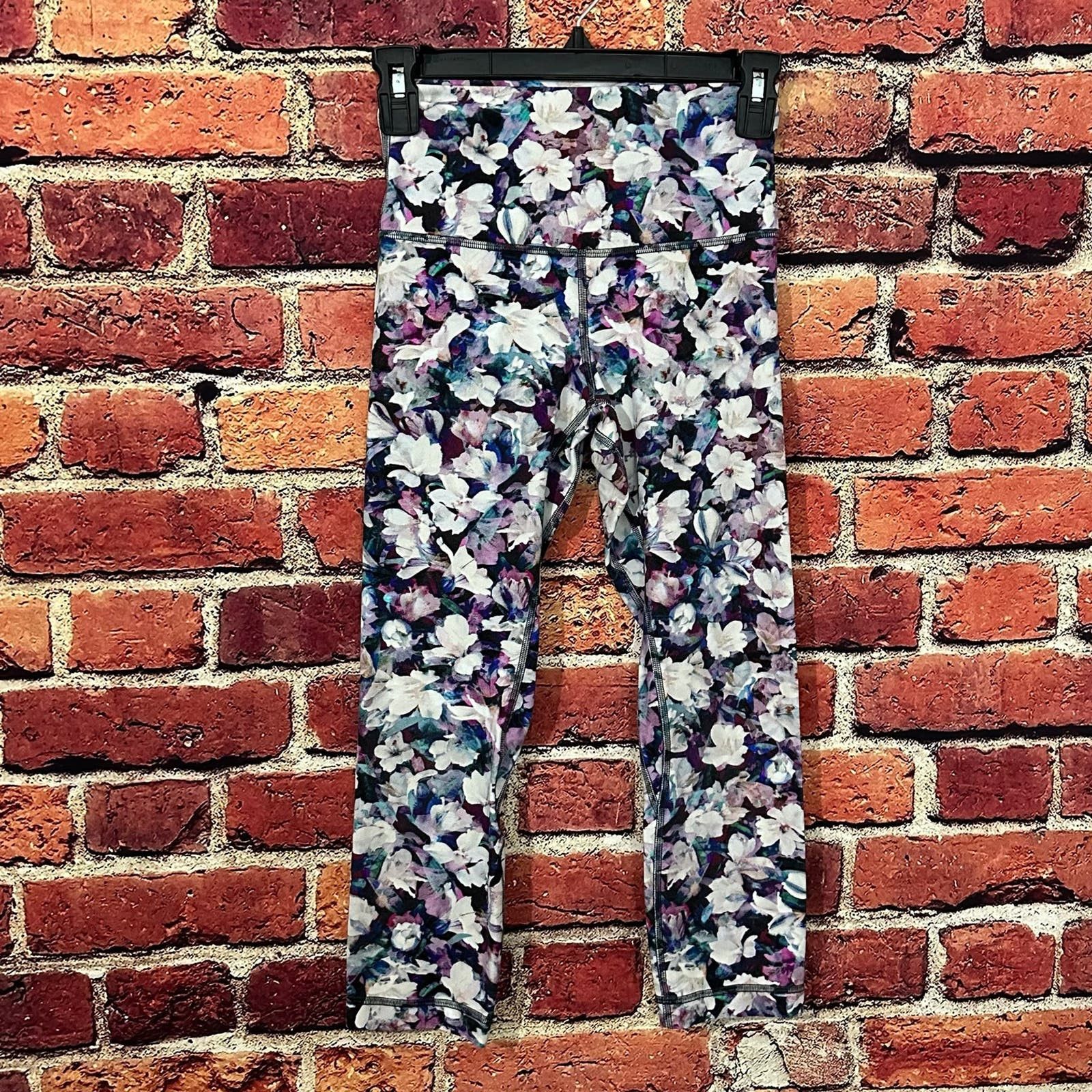 Lululemon lululemon leggings size 4 Size 27" / US 4 / IT 40 - 1 Thumbnail
