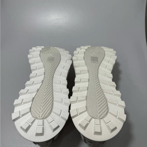 Dior B31 Runner Sneakers White Grey Men’s EU 45/US 12
