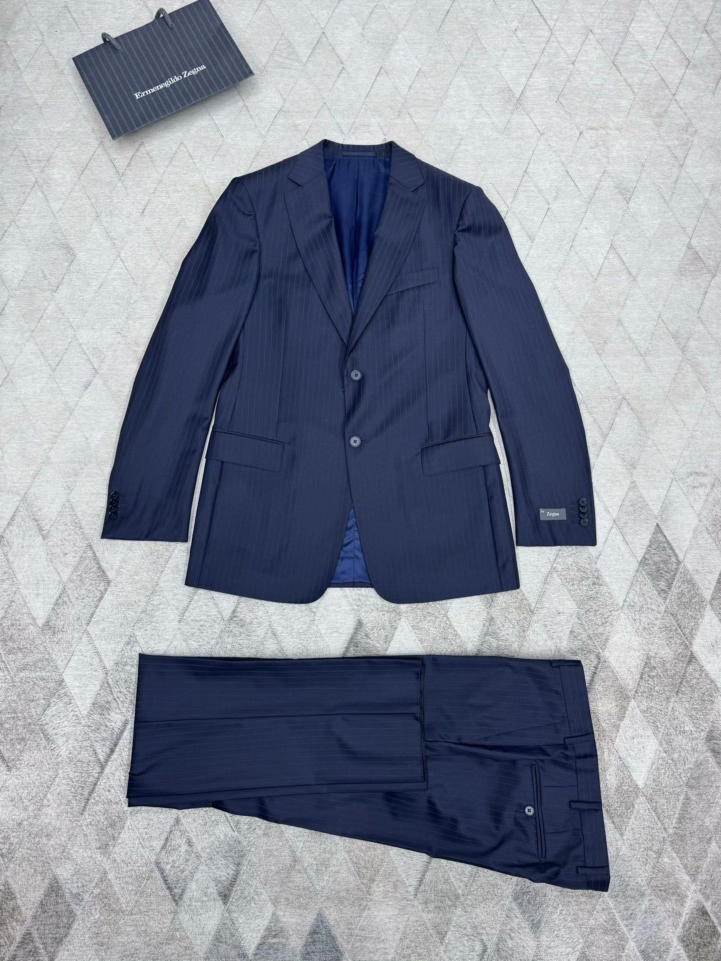 Ermenegildo Zegna Zegna Dark Blue Striped Wool Suit Size US M / EU 48-50 / 2 - 1 Thumbnail