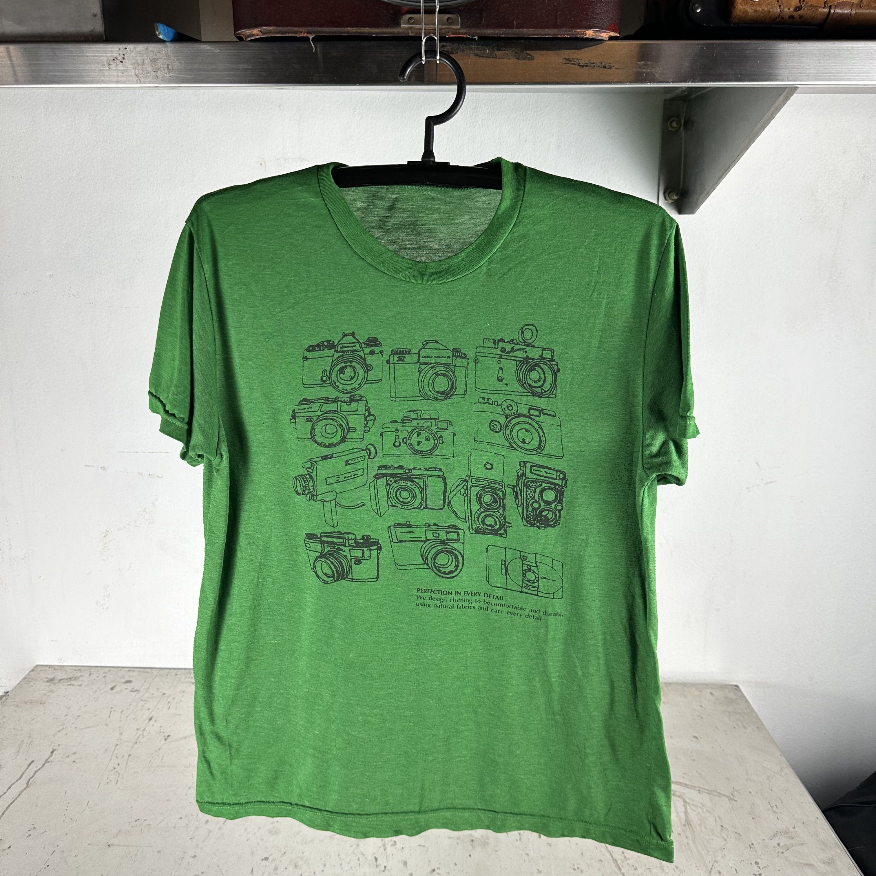 Vintage ​80s Perfection In Every Detail Cameras Artwork T-shirt Size US M / EU 48-50 / 2 - 1 Thumbnail