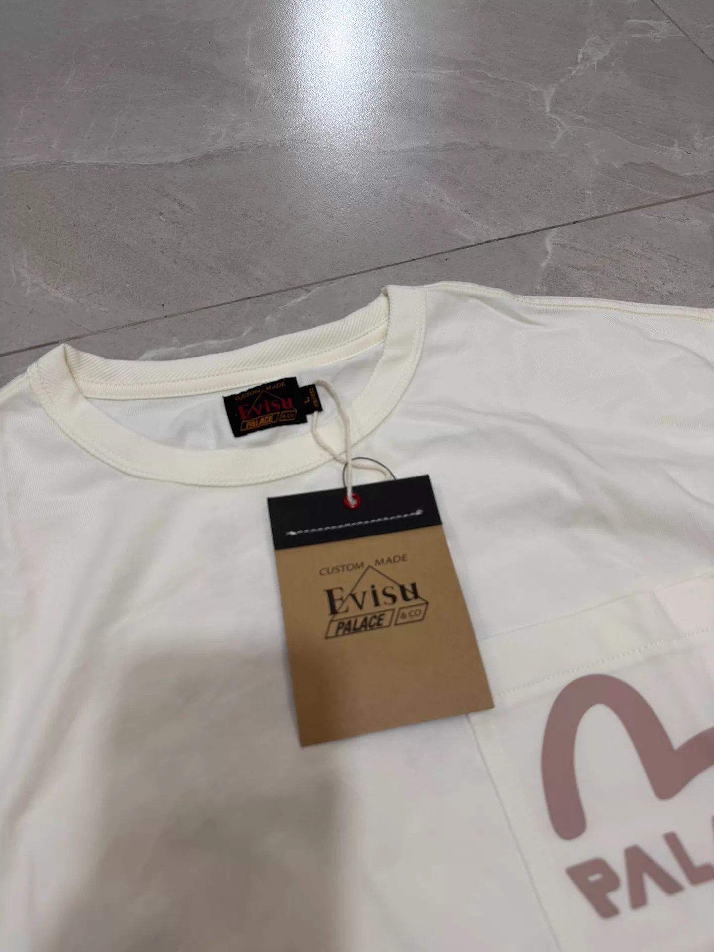 Off-White PALACE × EVISU SS26 Pocket SS Tee Off White L New Size US L / EU 52-54 / 3 - 2 Thumbnail