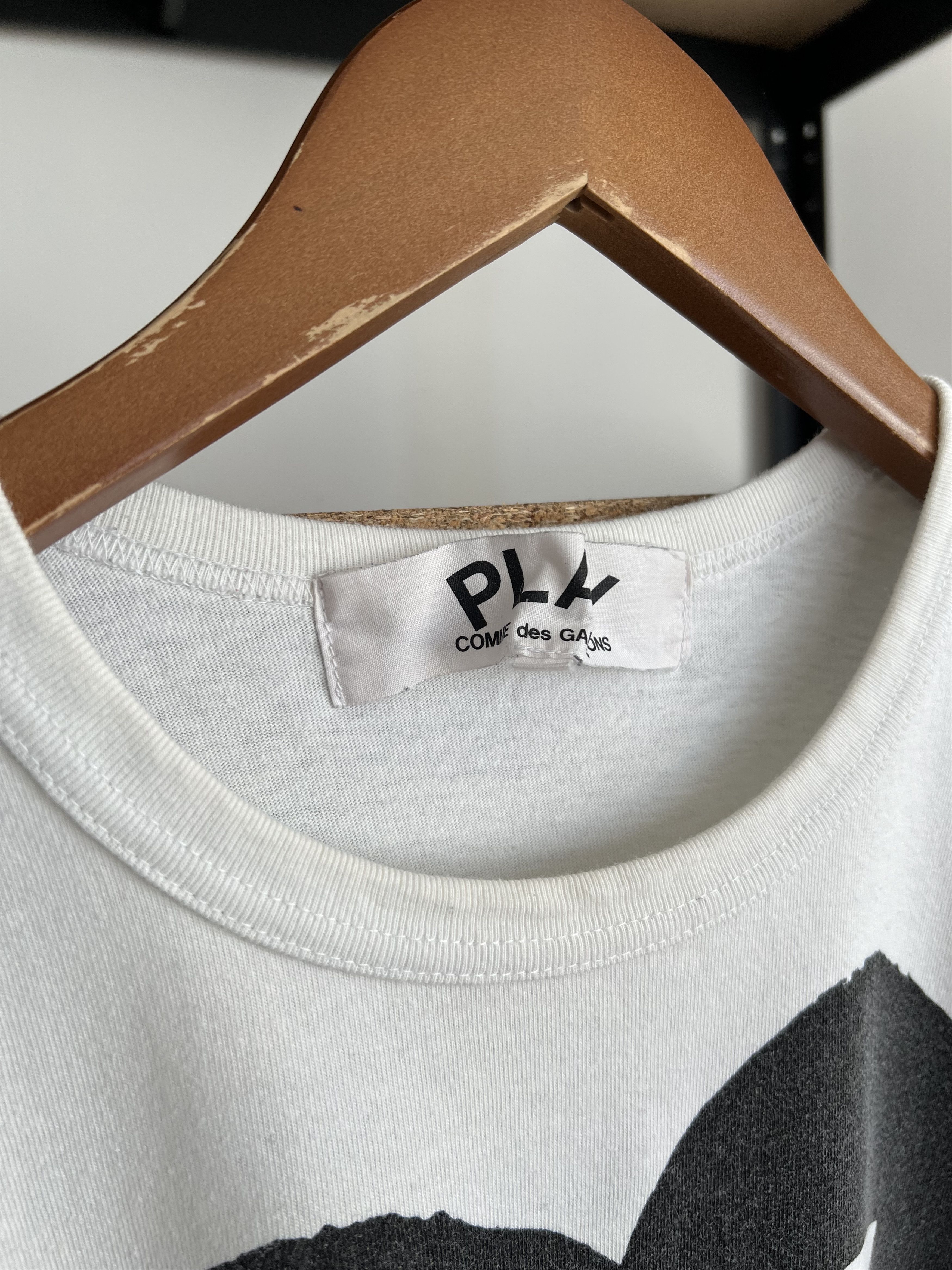 Comme des Garcons PLAY Comme des Garcons Play CDG White T-shirt Size US L / EU 52-54 / 3 - 8 Thumbnail