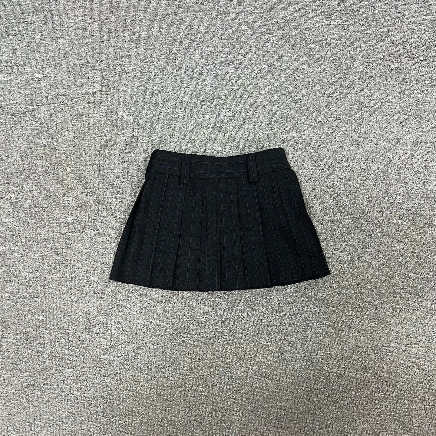 Miu Miu Miu Miu Logo Wool Mini Skirt Size 38" / US 16 / IT 52 - 1 Thumbnail