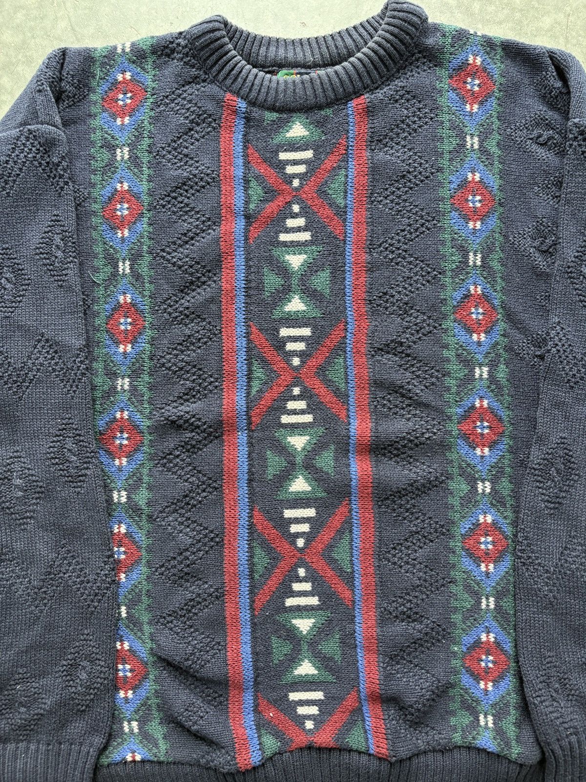 Vintage Vintage 90s Alexander Julian Aztec Sweater Cable Knit Boxy Size US L / EU 52-54 / 3 - 3 Thumbnail