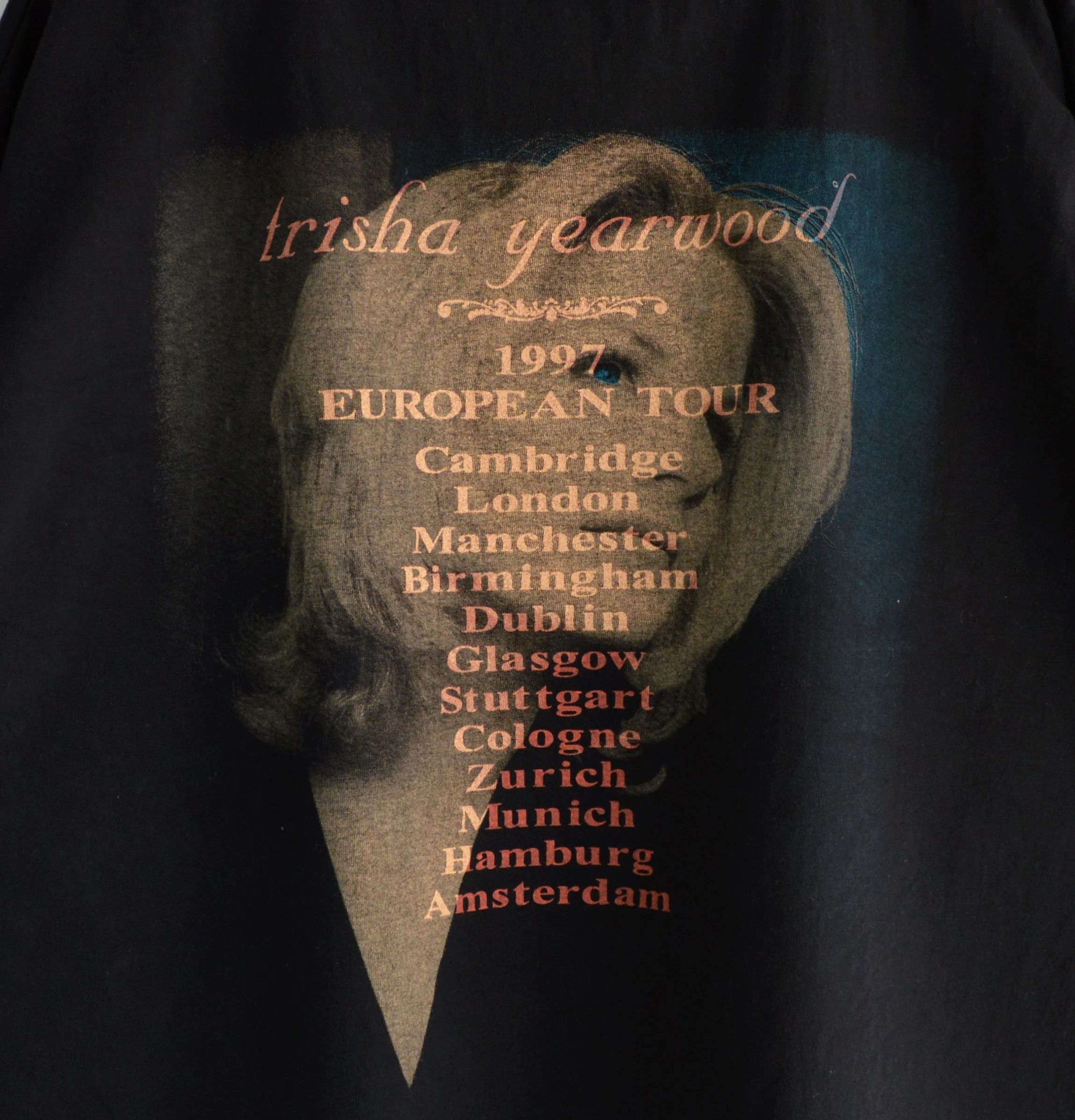 Vintage Vintage Trisha Yearwood 1997 European tour t shirt Size US XXL / EU 58 / 5 - 4 Thumbnail