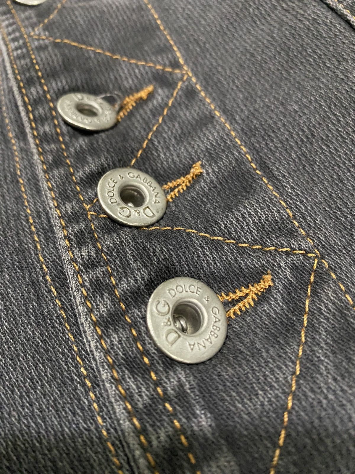 Dolce & Gabbana 1990s Dolce Gabbana Multibutton Quilted denim trucker jacket Size US XS / EU 42 / 0 - 7 Thumbnail