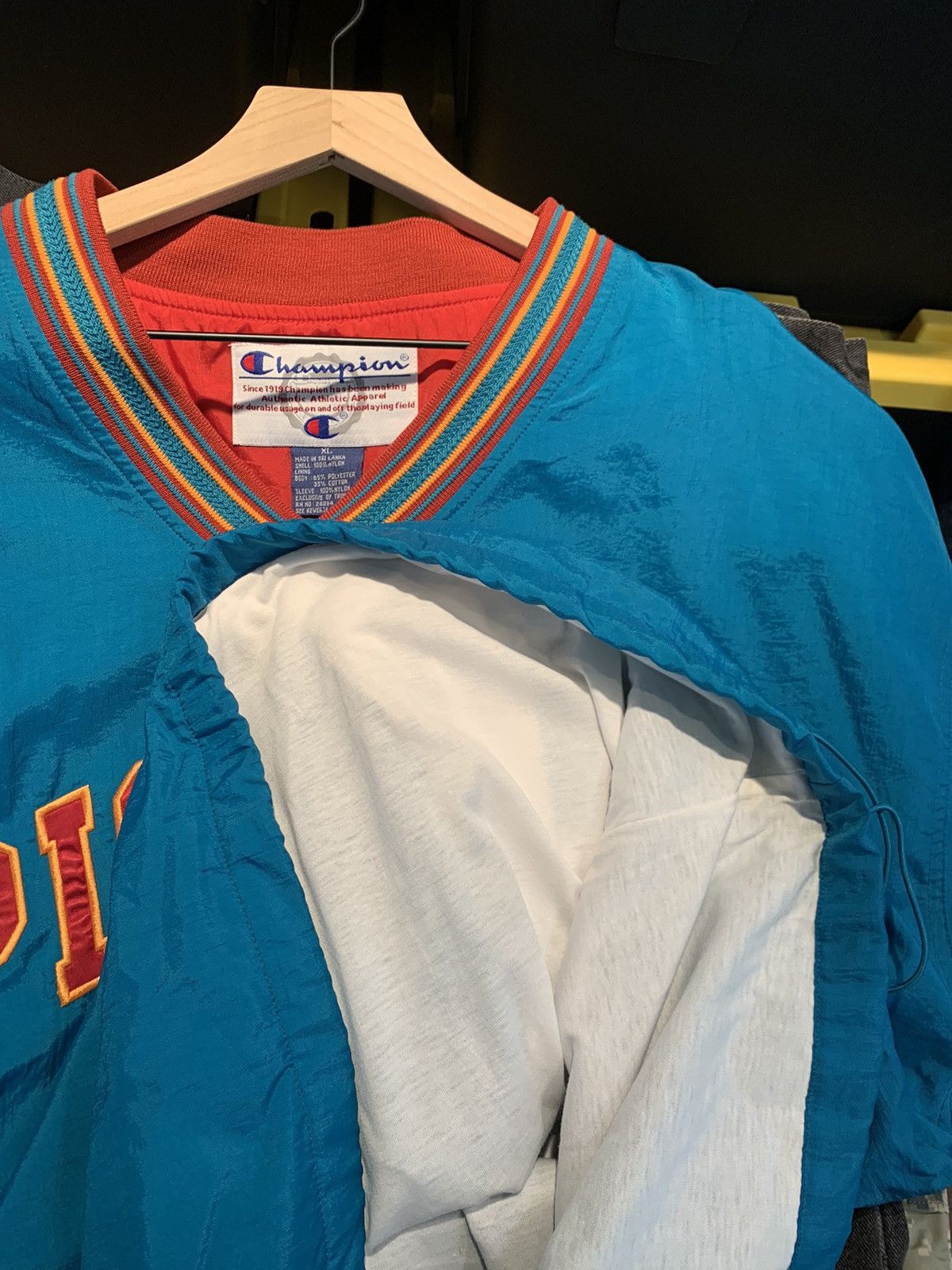 *RARE* Vintage Detroit Pistons Champion NBA Pullover Jacket