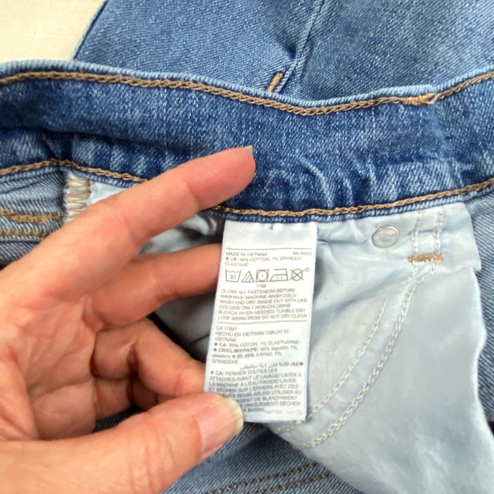 Old Navy Old Navy Women's Boyfriend Jeans Mid Rise Medium Wash Blue Denim Stretch Size 4 Size 27" / US 4 / IT 40 - 5 Thumbnail