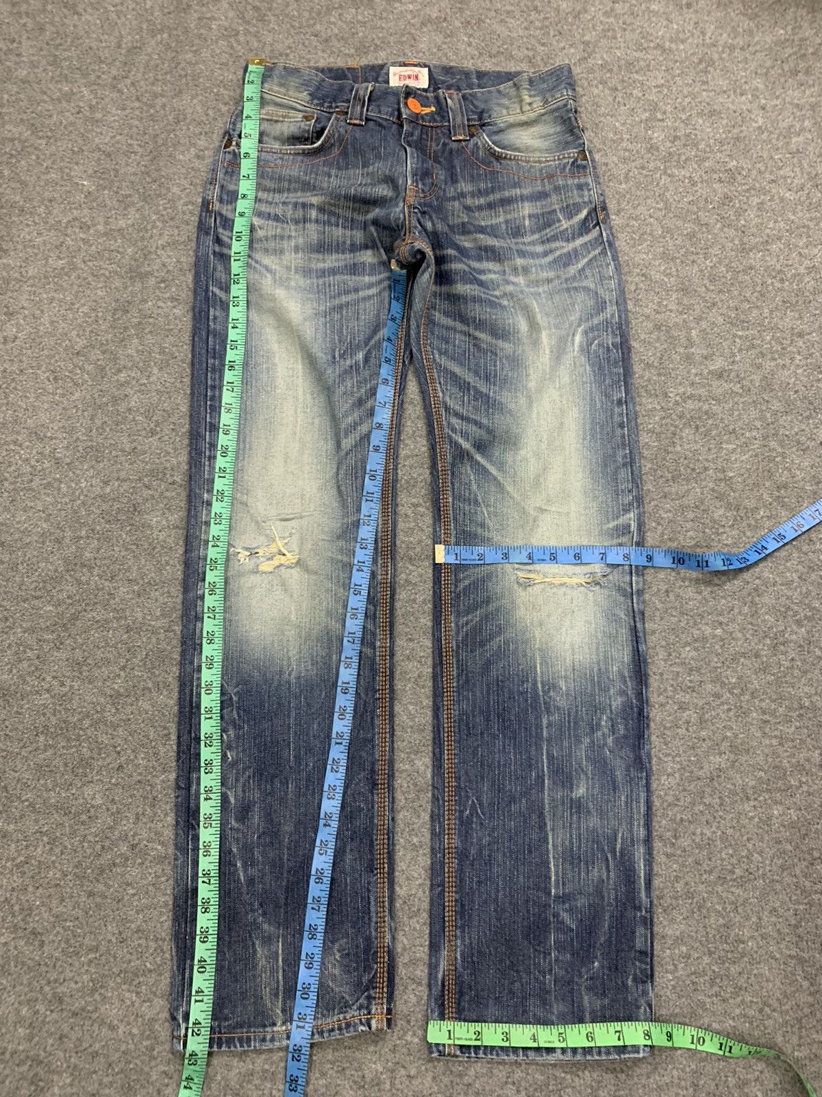 Edwin DISTRESSED EDWIN VINTAGE XV FADED BLUE. Size US 31 - 9 Thumbnail