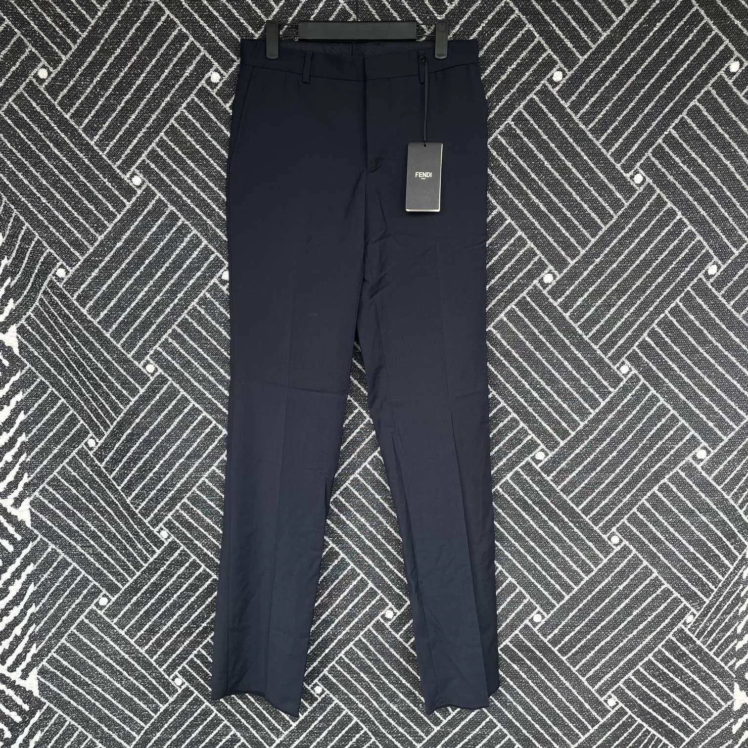 Fendi Fendi Black Solid Wool Tailored Trousers 44 19' Hemmed Size 30" / US 8 / IT 44 - 1 Thumbnail