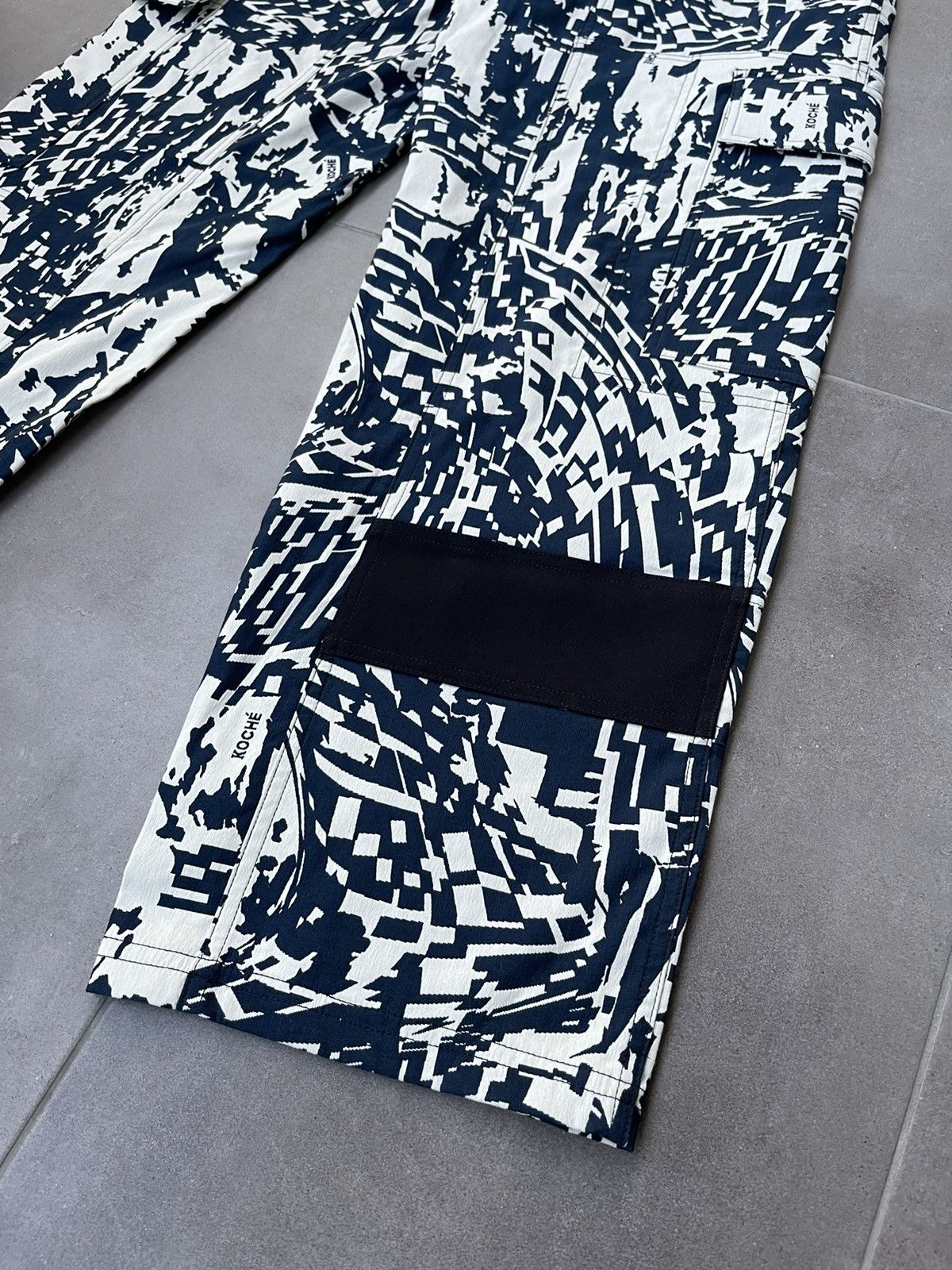 Other !DS! SS23 Koche Abstract White Blue Cargo Pants Size US 32 / EU 48 - 12 Thumbnail