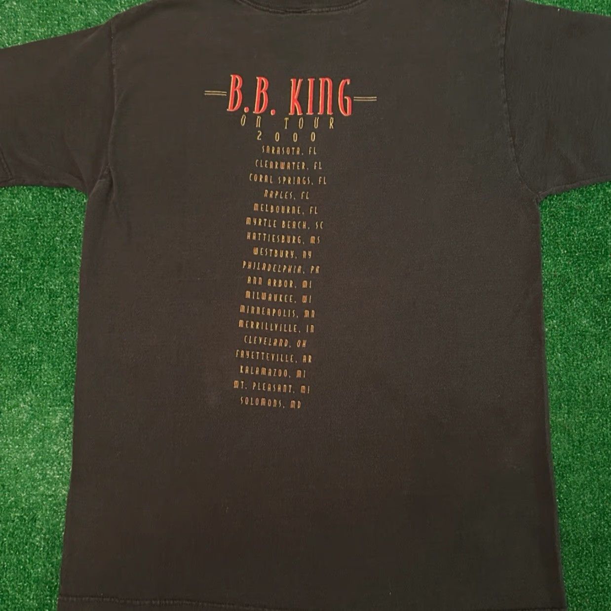 Vintage VINTAGE 90s BB King On Tour 2000 Blues Guitar VTG Shirt Mens Large Black Short Sleeve T-Shirt Boys? No, Mens. Size US L / EU 52-54 / 3 - 2 Thumbnail