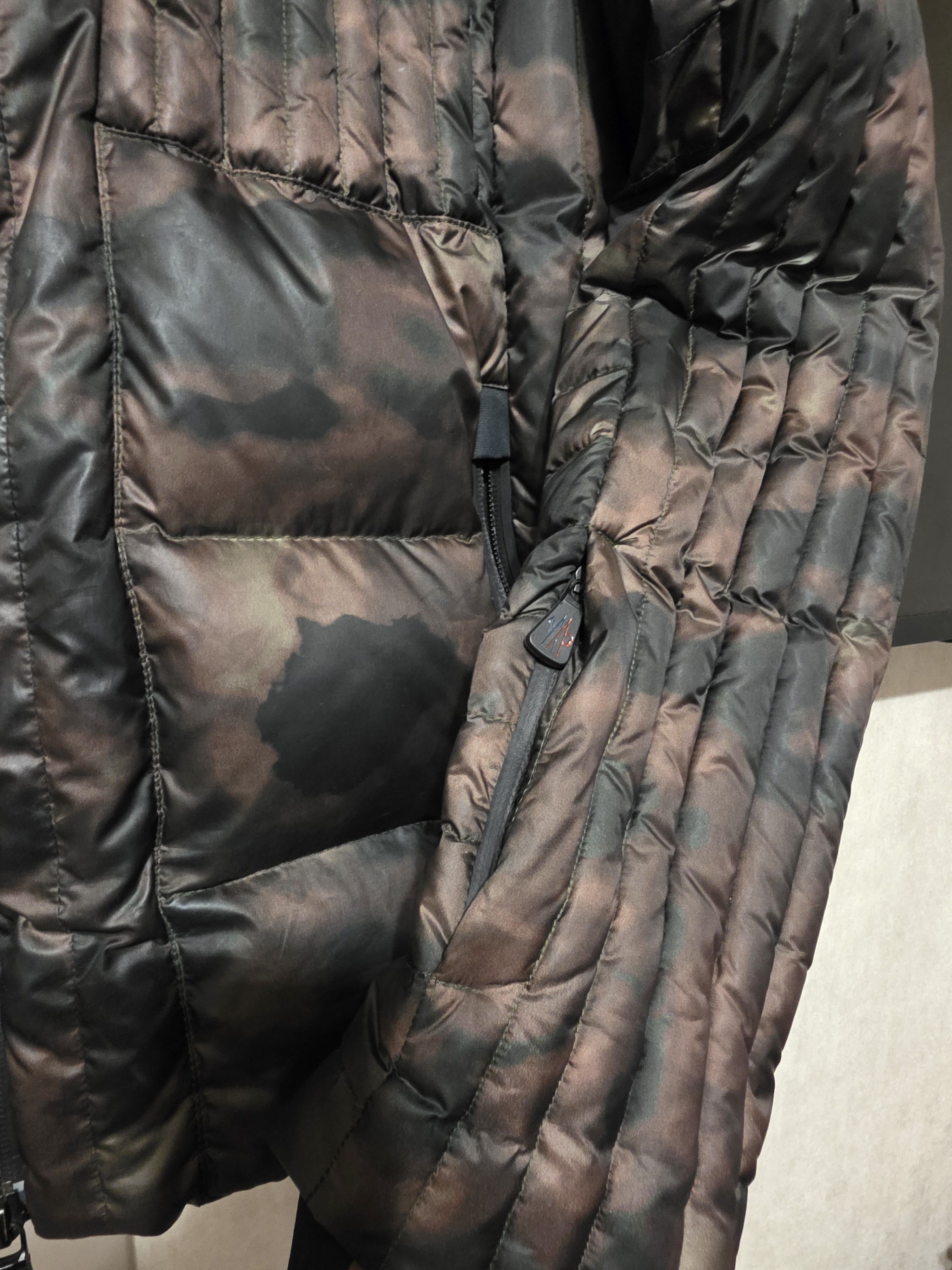 Moncler Grenoble MONCLER Grenoble REDON down jacket with camouflage L Size US L / EU 52-54 / 3 - 6 Thumbnail