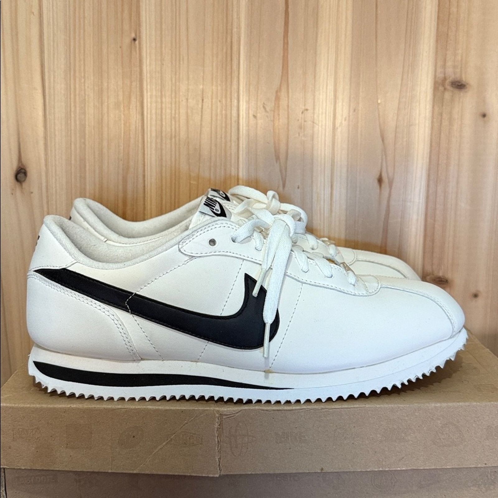 Nike 2011 Nike Cortez Basic Leather ‘06 'White Black' Size US 10.5 / EU 43-44 - 3 Thumbnail