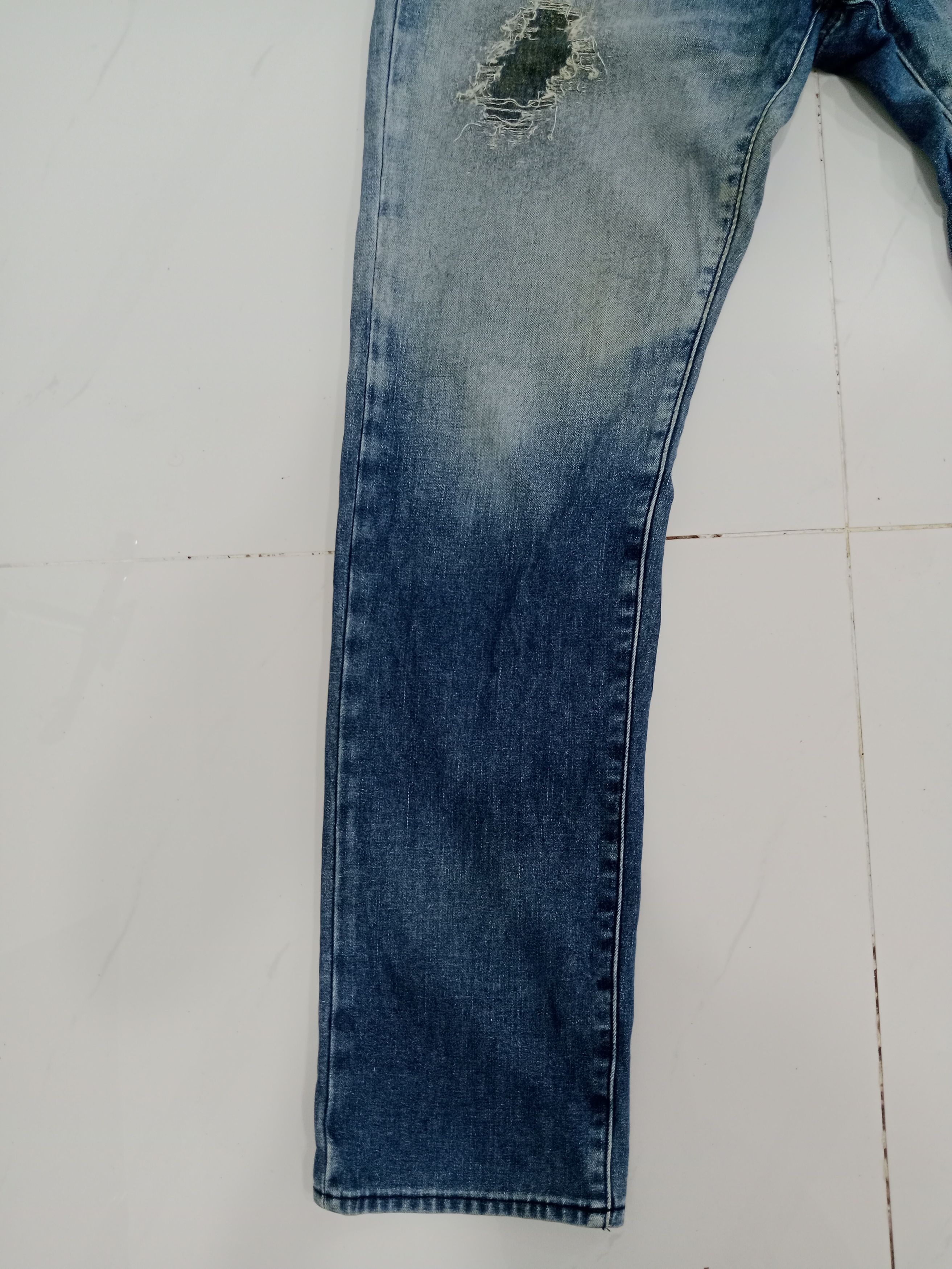 Uniqlo UNIQLO Distressed Jean's Workers Style Size US 38 / EU 54 - 7 Thumbnail