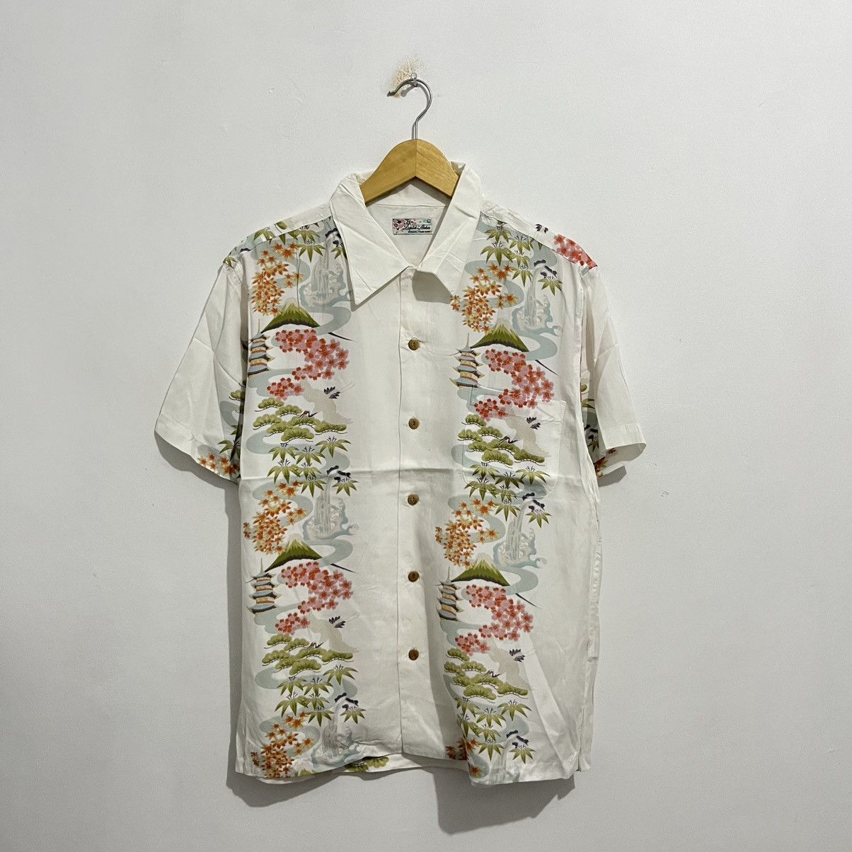 Sun Surf Liquid Aloha Japanese-Inspired Camp Shirt - White & Floral Size US L / EU 52-54 / 3 - 1 Thumbnail