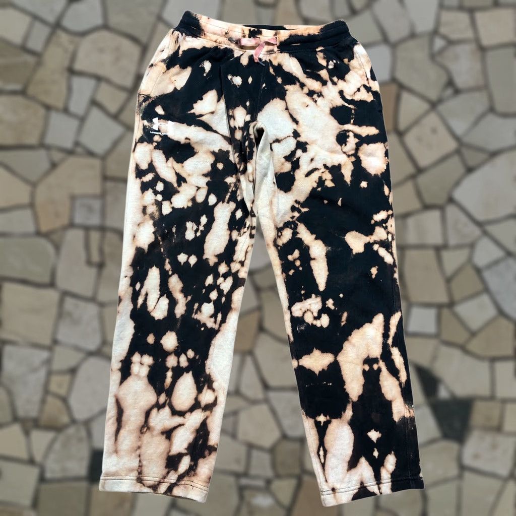 Under Armour Under Armour Sweatpants Athletic Mens L Black Tie Dye Cotton Blend Fleece Drawstring Waist 30in Inseam 30in Size US 33 - 1 Thumbnail